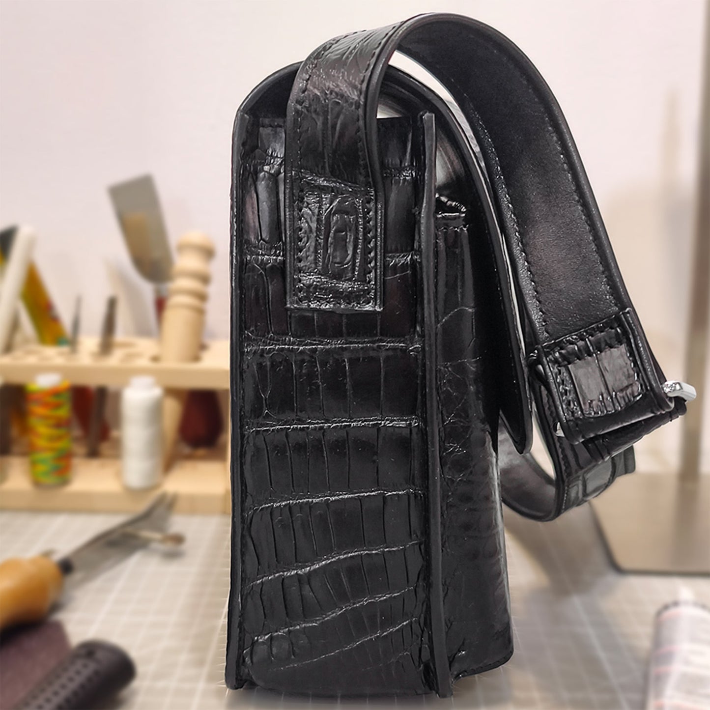 Handmade Genuine Alligator Belly Leather Crossbody Bag, Glossy Black Practical Daily Essential