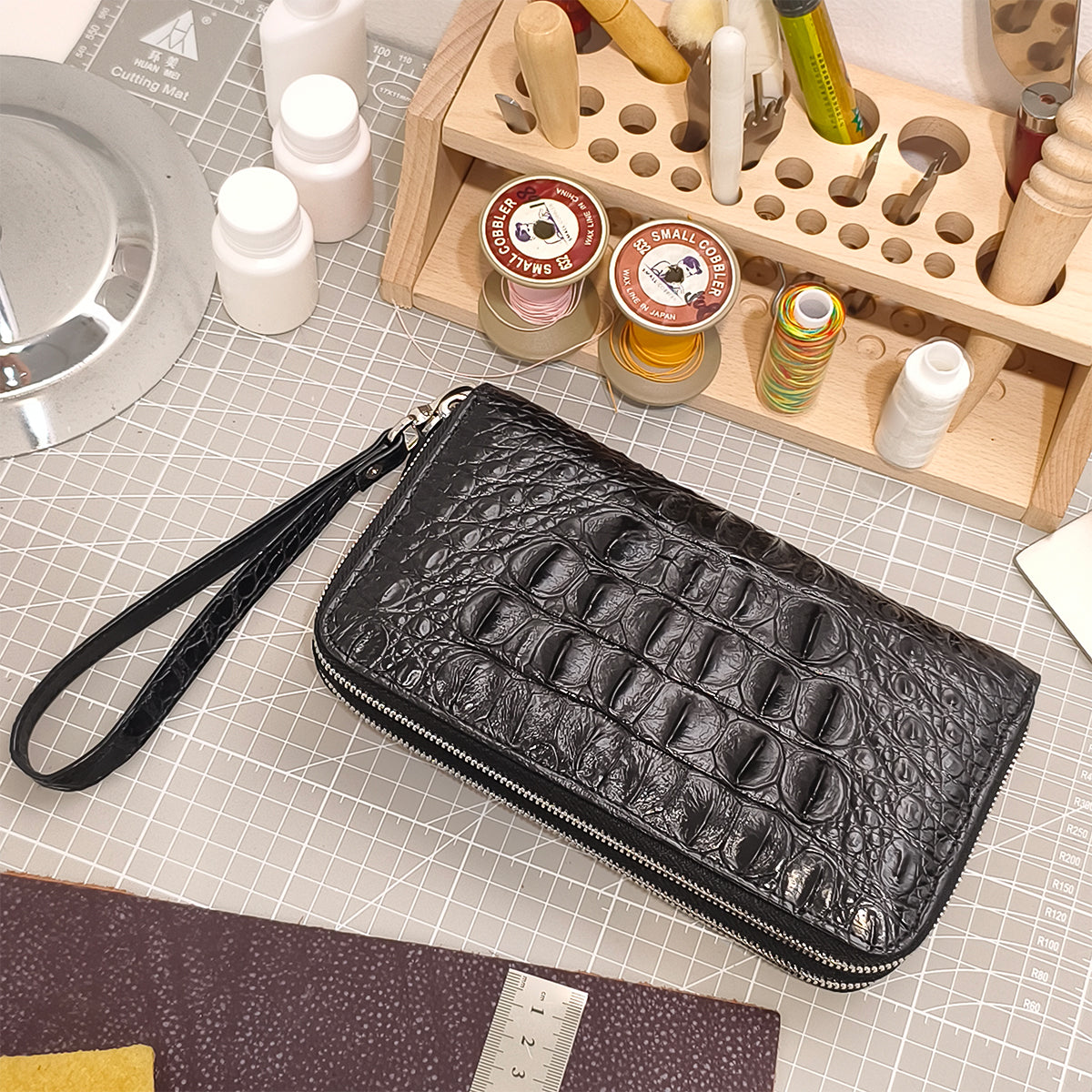 Handmade Genuine Alligator Clutch Bag, Glossy Black Purse with Detachable Wrist Strap