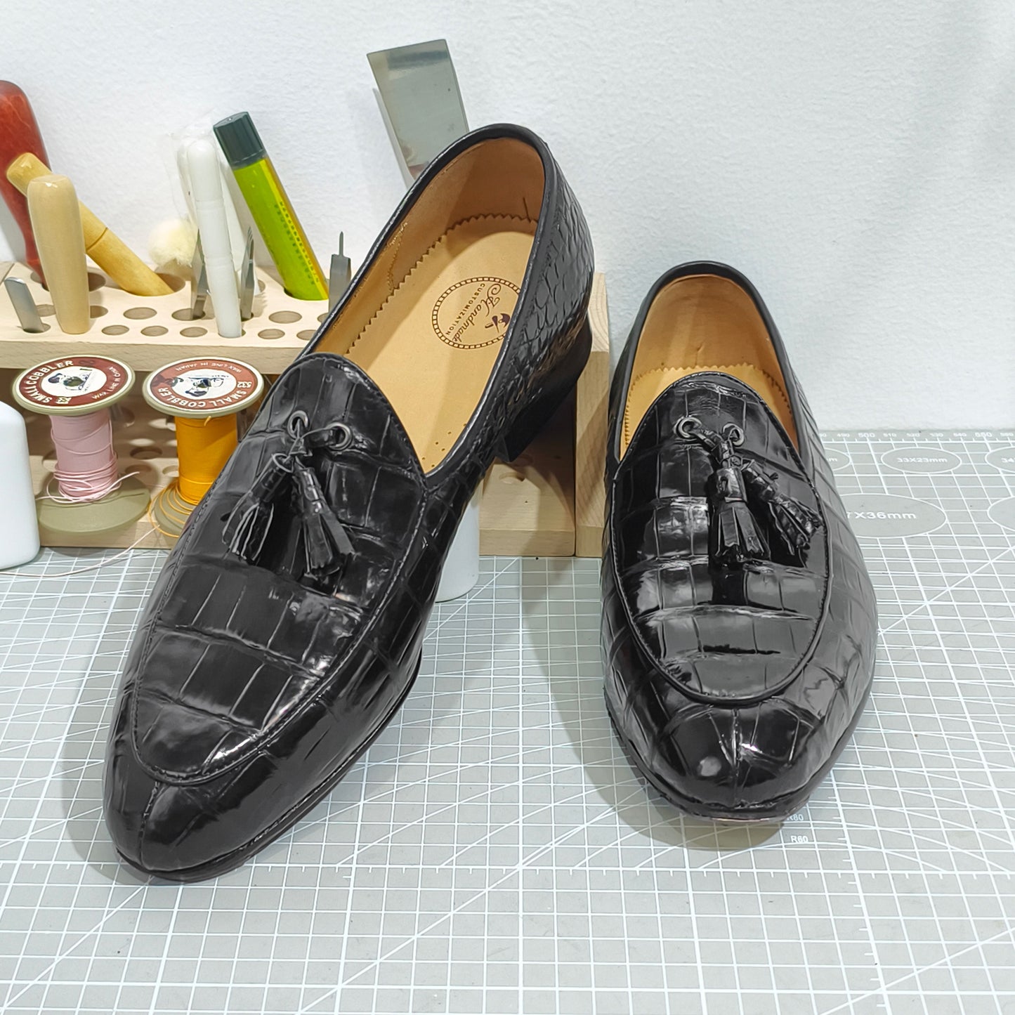 Handmade Genuine Alligator Leather Tassel Loafers, Glossy Black Shoes – Upscale Casual Luxury & Effortless Style