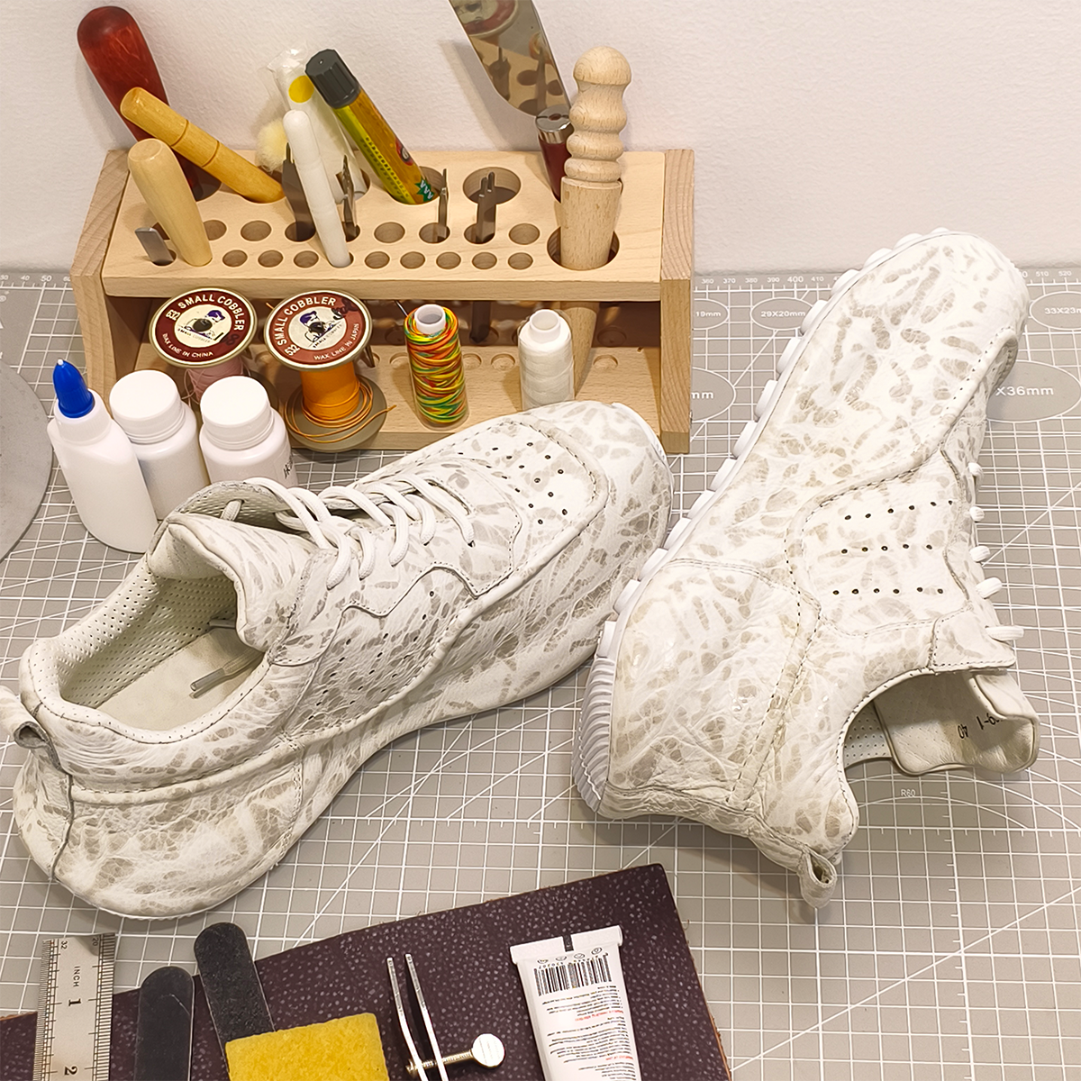 Handmade Genuine Bison Leather Sneakers, Light Gray-White Pattern with Ultra-Light Base