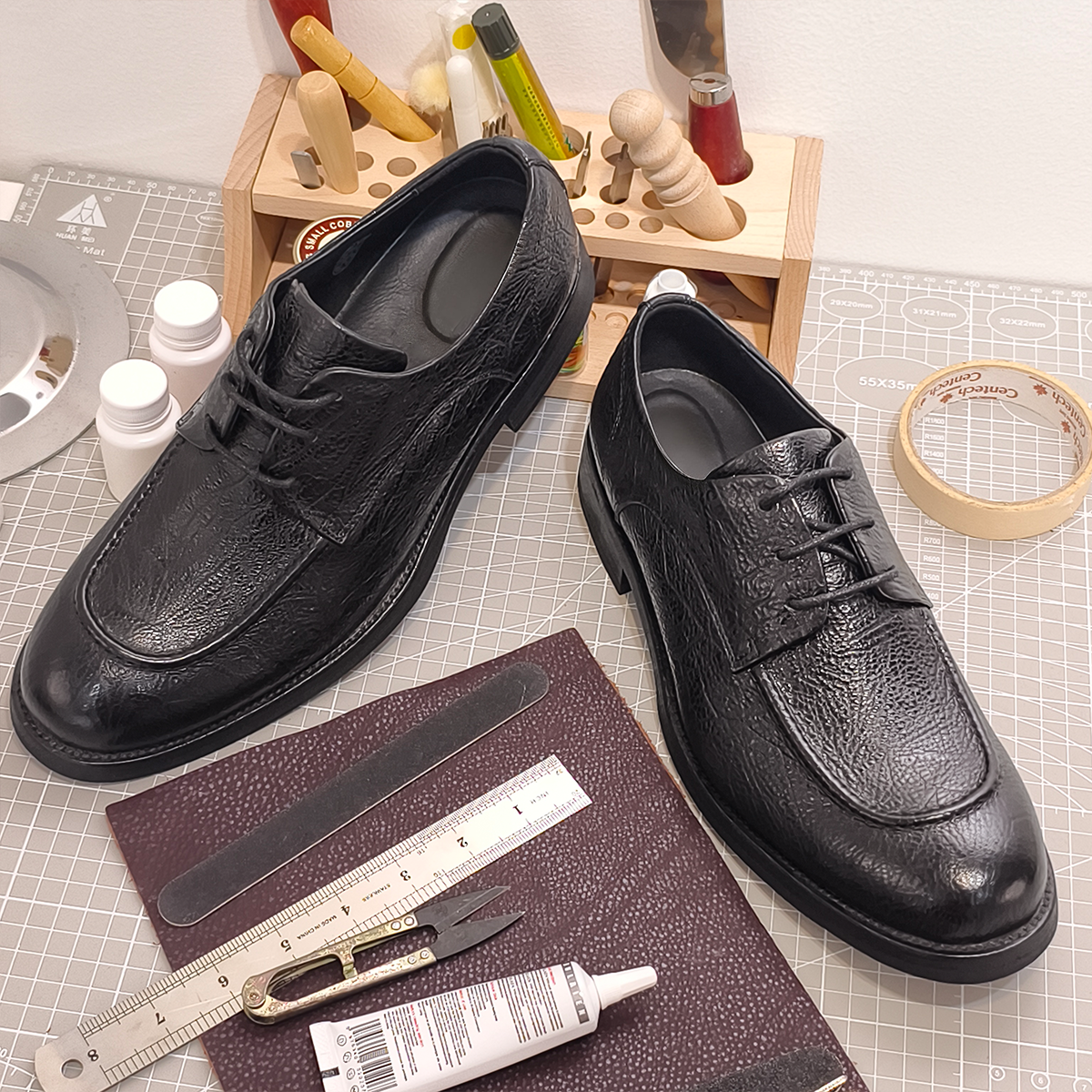 Handmade Genuine Bison Leather Oxford Shoes, Sleek Black Textured