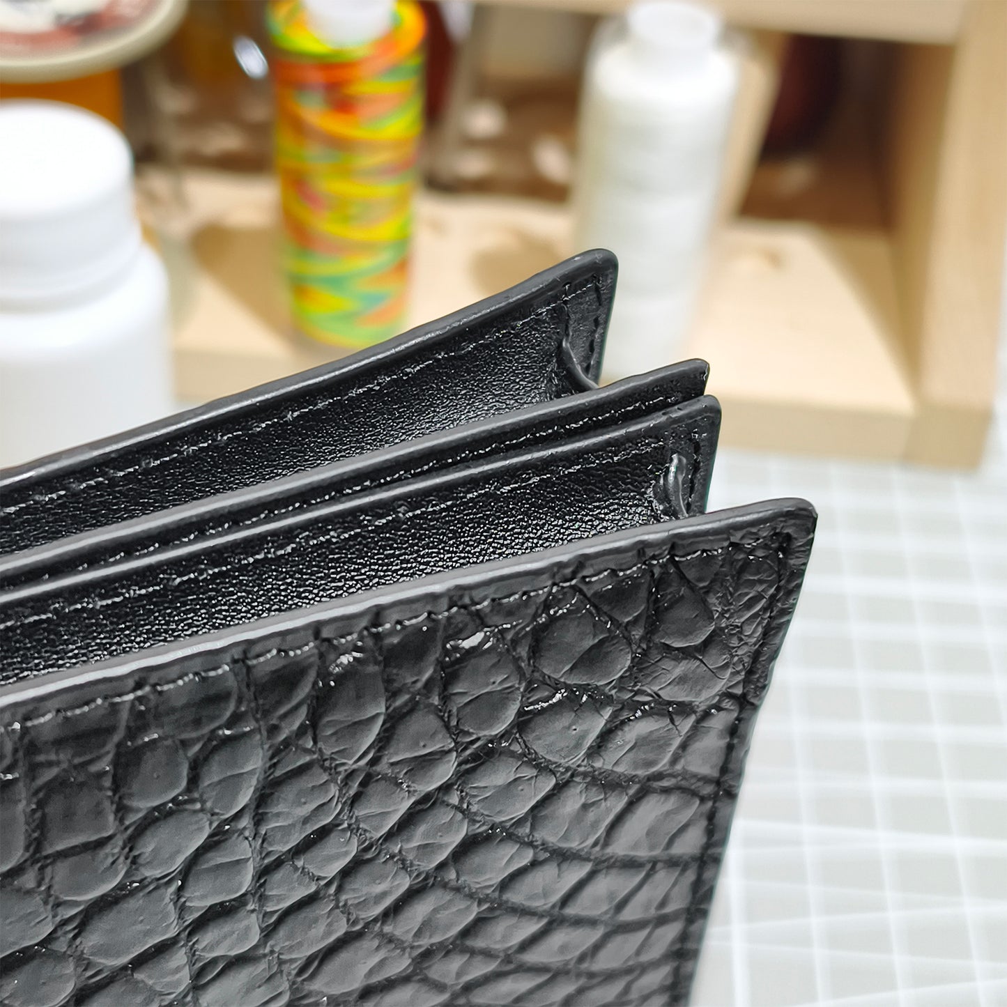 Handmade Genuine Alligator Leather Bi-fold Wallet: Glossy Black with Multi-Compartment