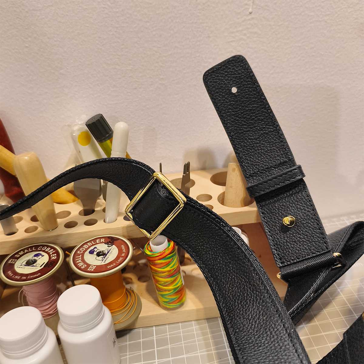 Handmade Genuine Alligator Leather Travel/Duffel Bag, Glossy Black with Spacious Structured Design