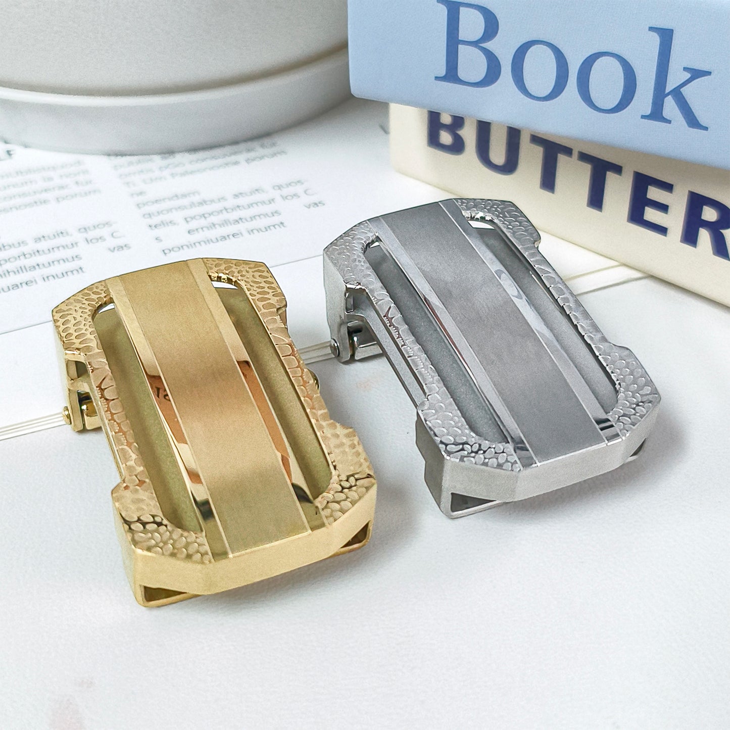 Alligator Embossed Metal Automatic Belt Buckle, Dual-Tone