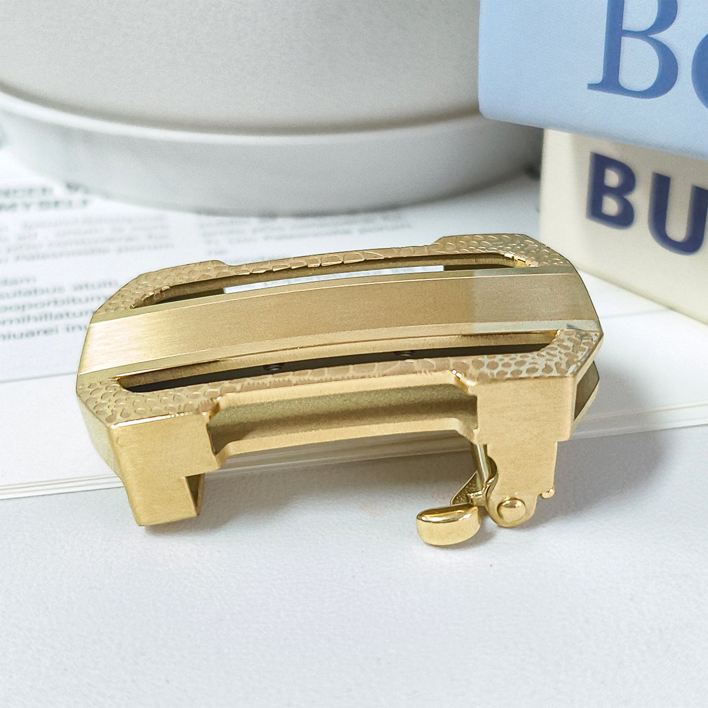 Alligator Embossed Metal Automatic Belt Buckle, Dual-Tone