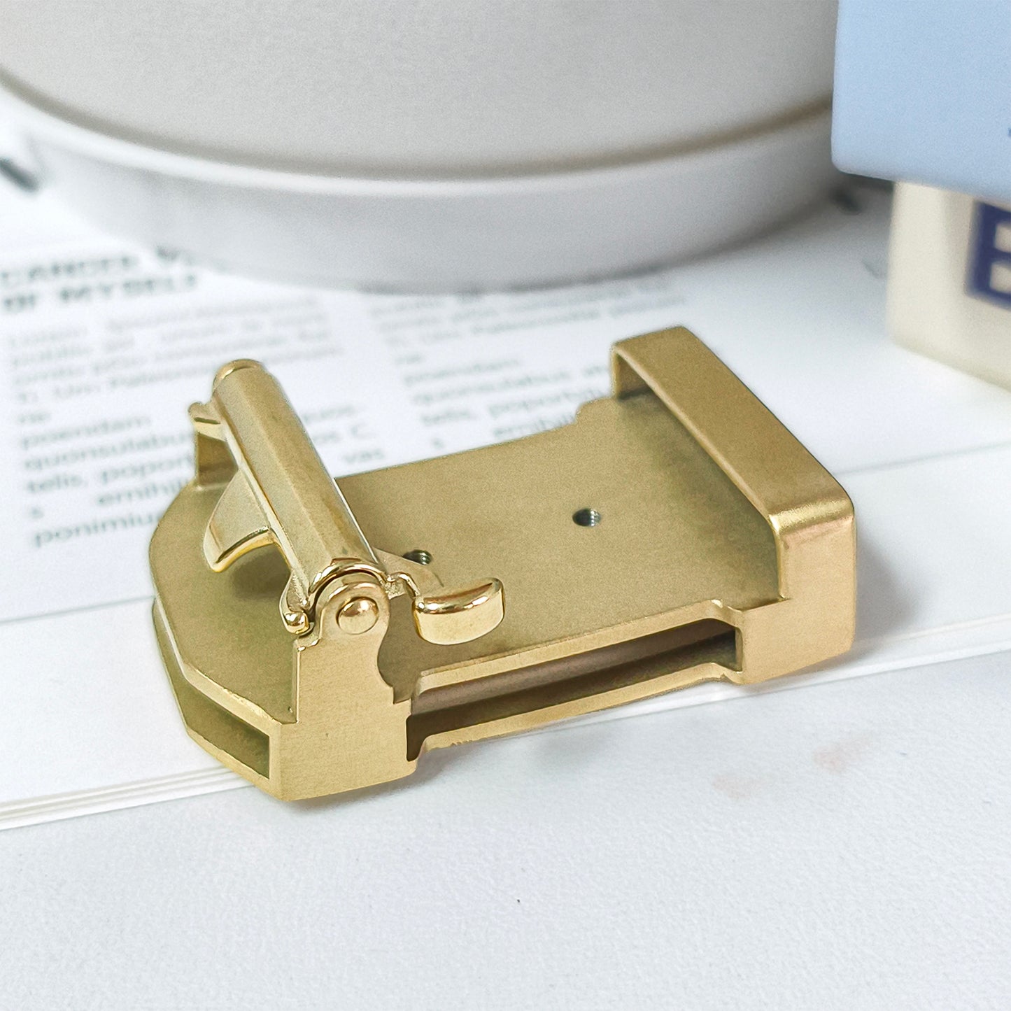 Alligator Embossed Metal Automatic Belt Buckle, Dual-Tone