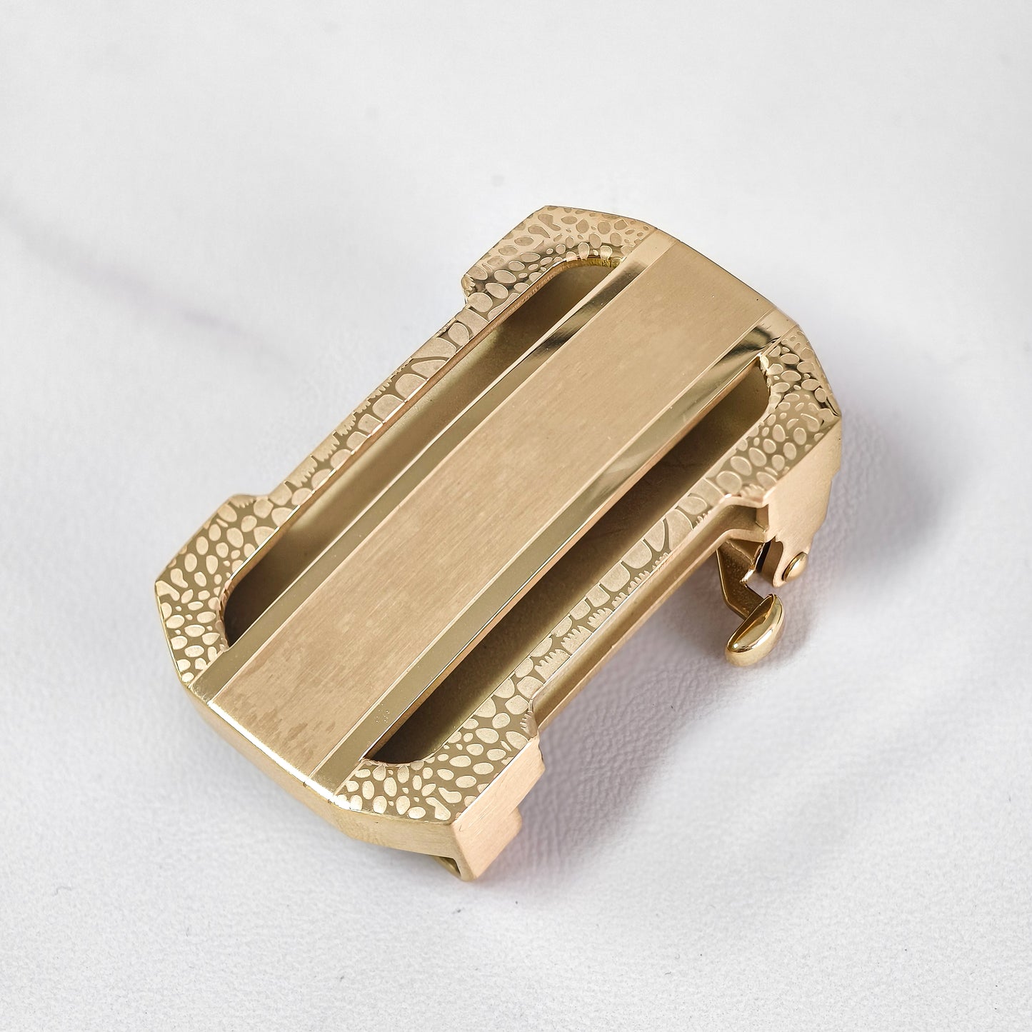 Alligator Embossed Metal Automatic Belt Buckle, Dual-Tone