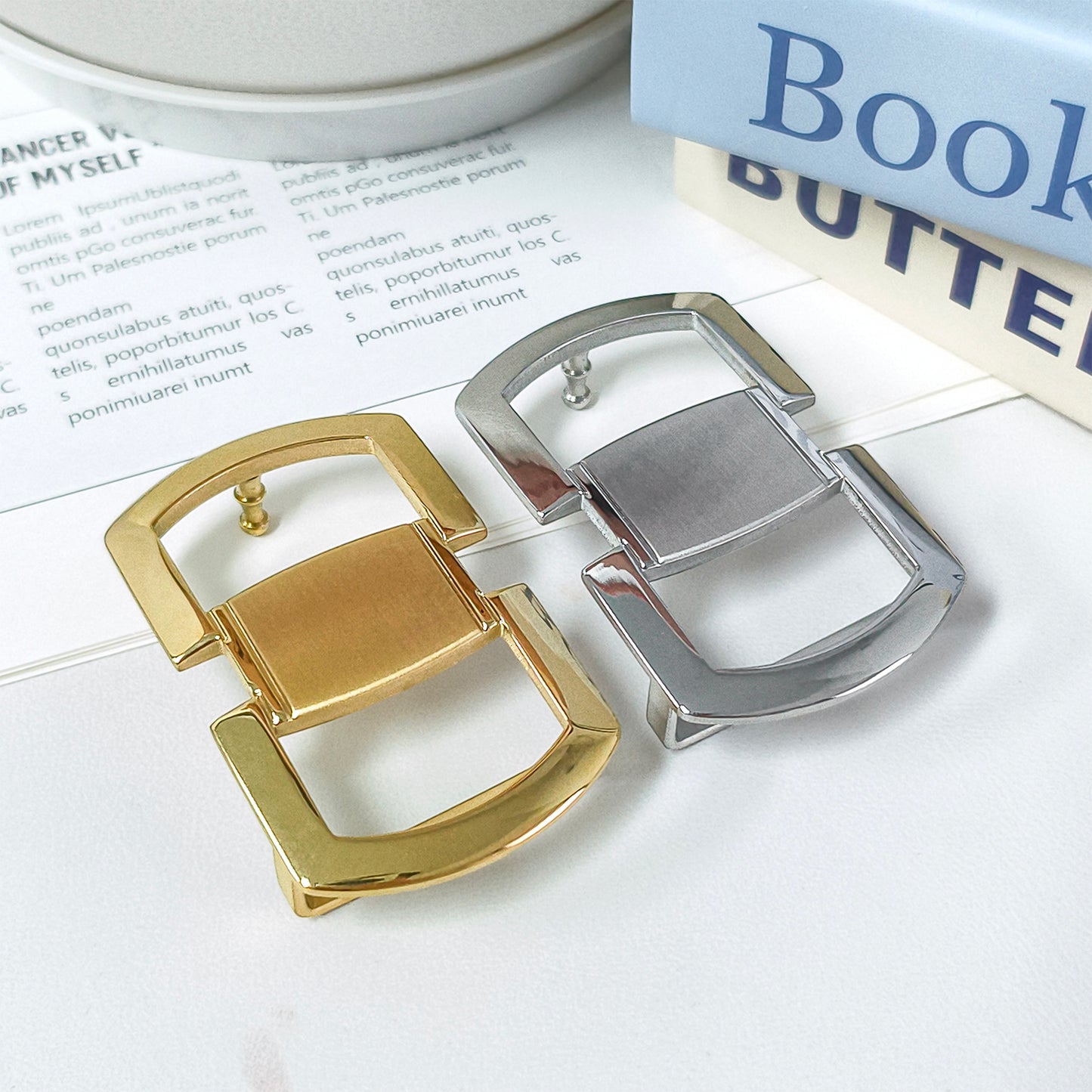 Sleek Geometric Metal Pin Belt Buckle, Dual-Tone