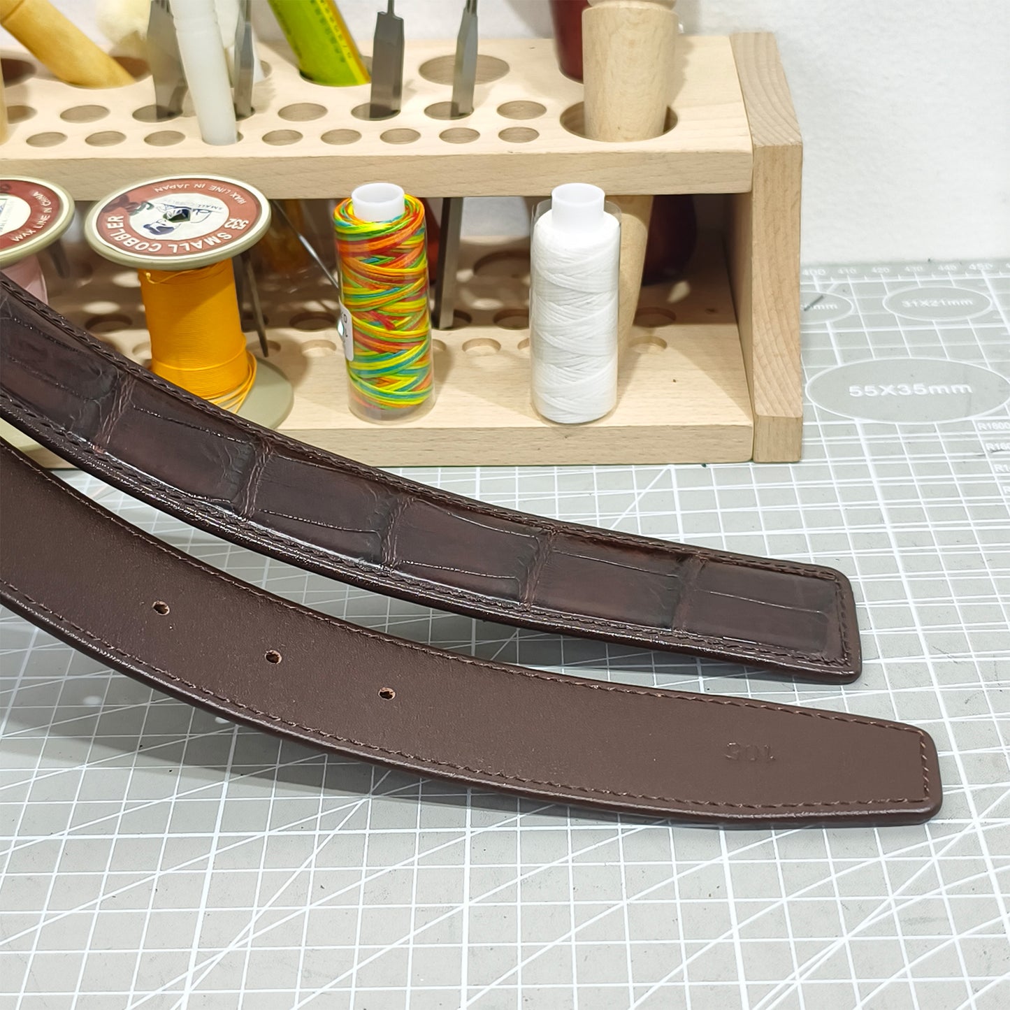 Handmade Genuine Alligator Belly Leather Pin Buckle Belt, Dark Brown High-Gloss Texture