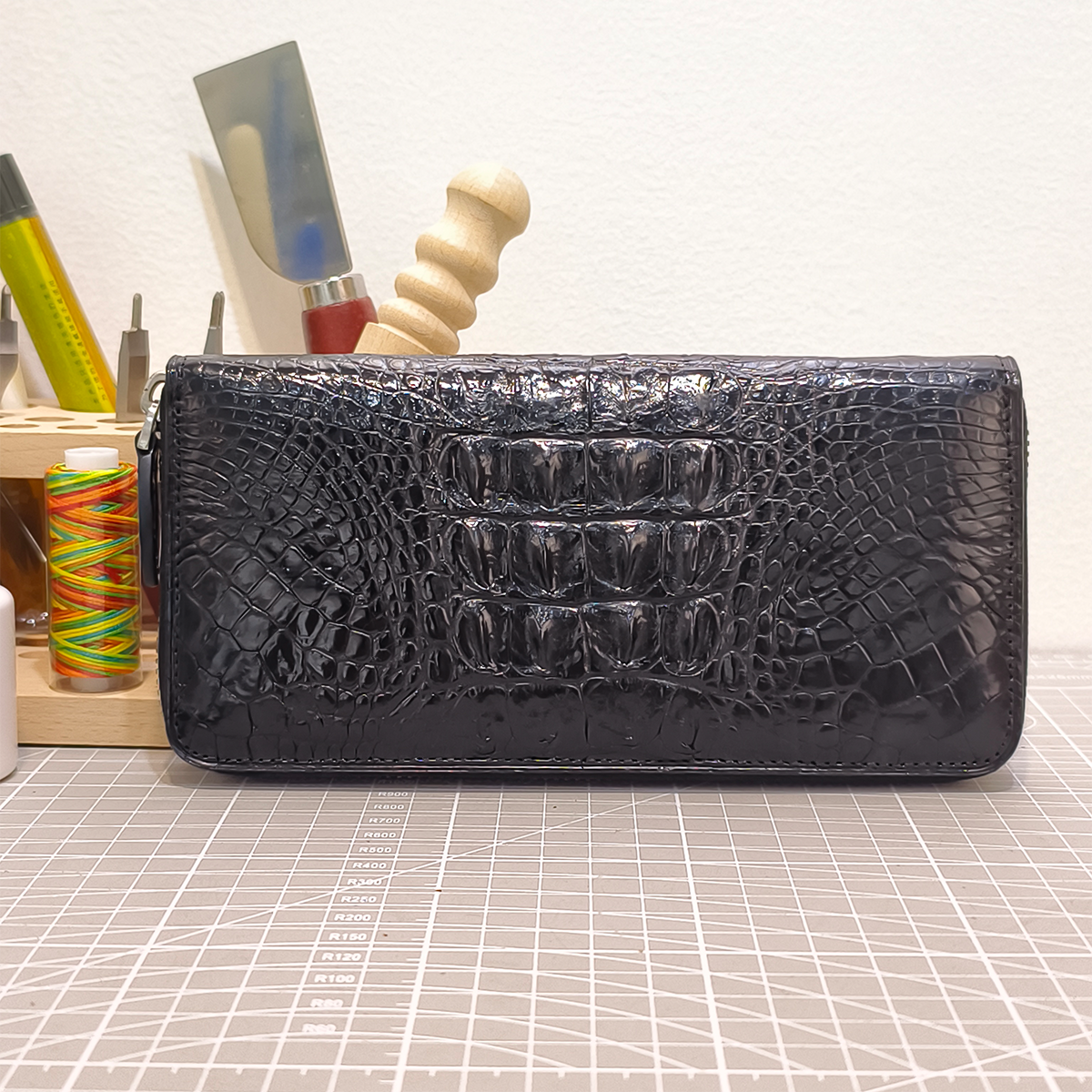 Handmade Genuine Alligator Clutch Wallet, Glossy Black Natural Texture Artisanal Zip-around Design for Daily Use