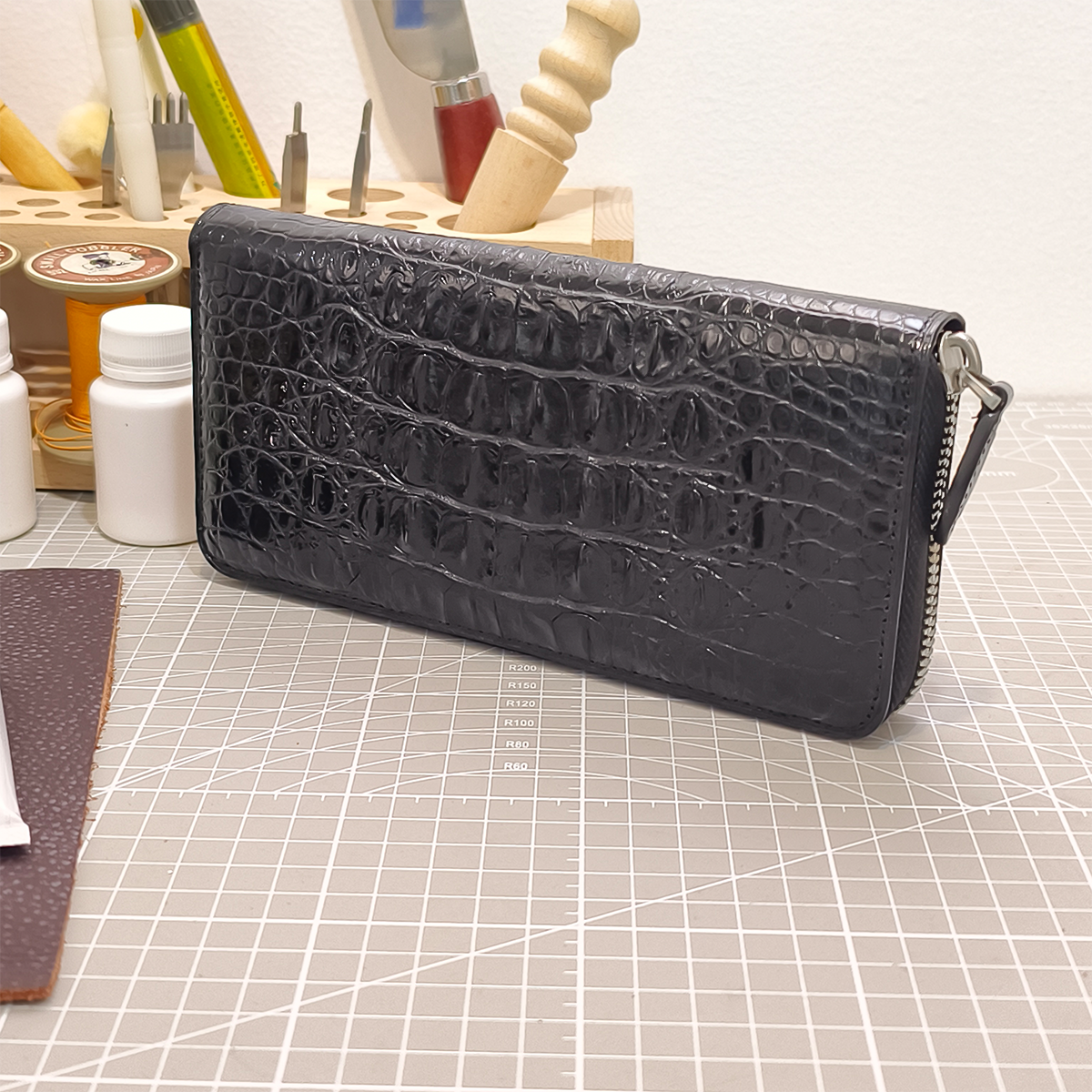 Handmade Genuine Alligator Clutch Wallet, Glossy Black Natural Texture Artisanal Zip-around Design for Daily Use