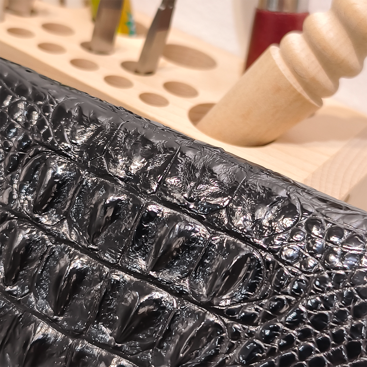 Handmade Genuine Alligator Clutch Wallet, Glossy Black Natural Texture Artisanal Zip-around Design for Daily Use