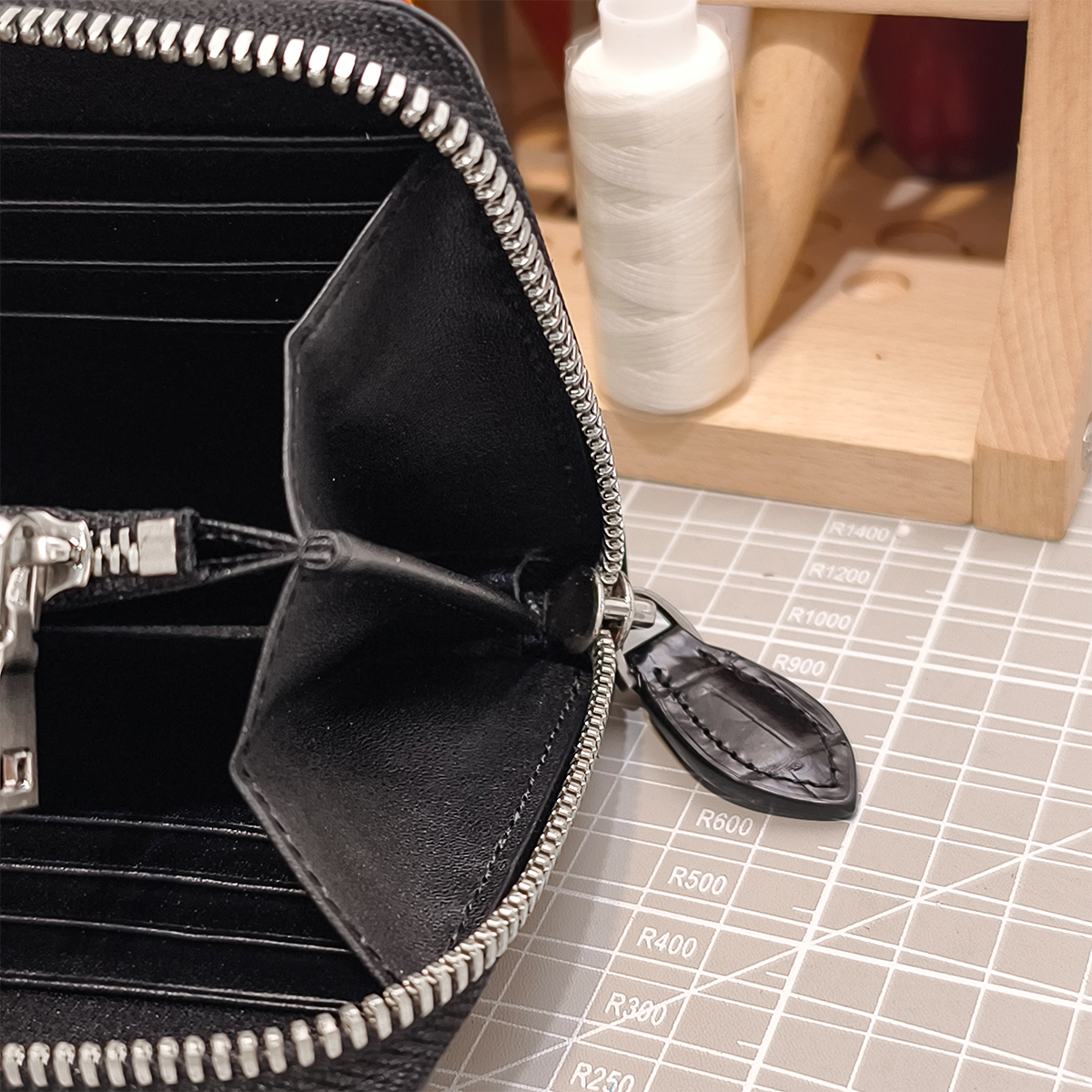 Handmade Genuine Alligator Clutch Wallet, Glossy Black Natural Texture Artisanal Zip-around Design for Daily Use