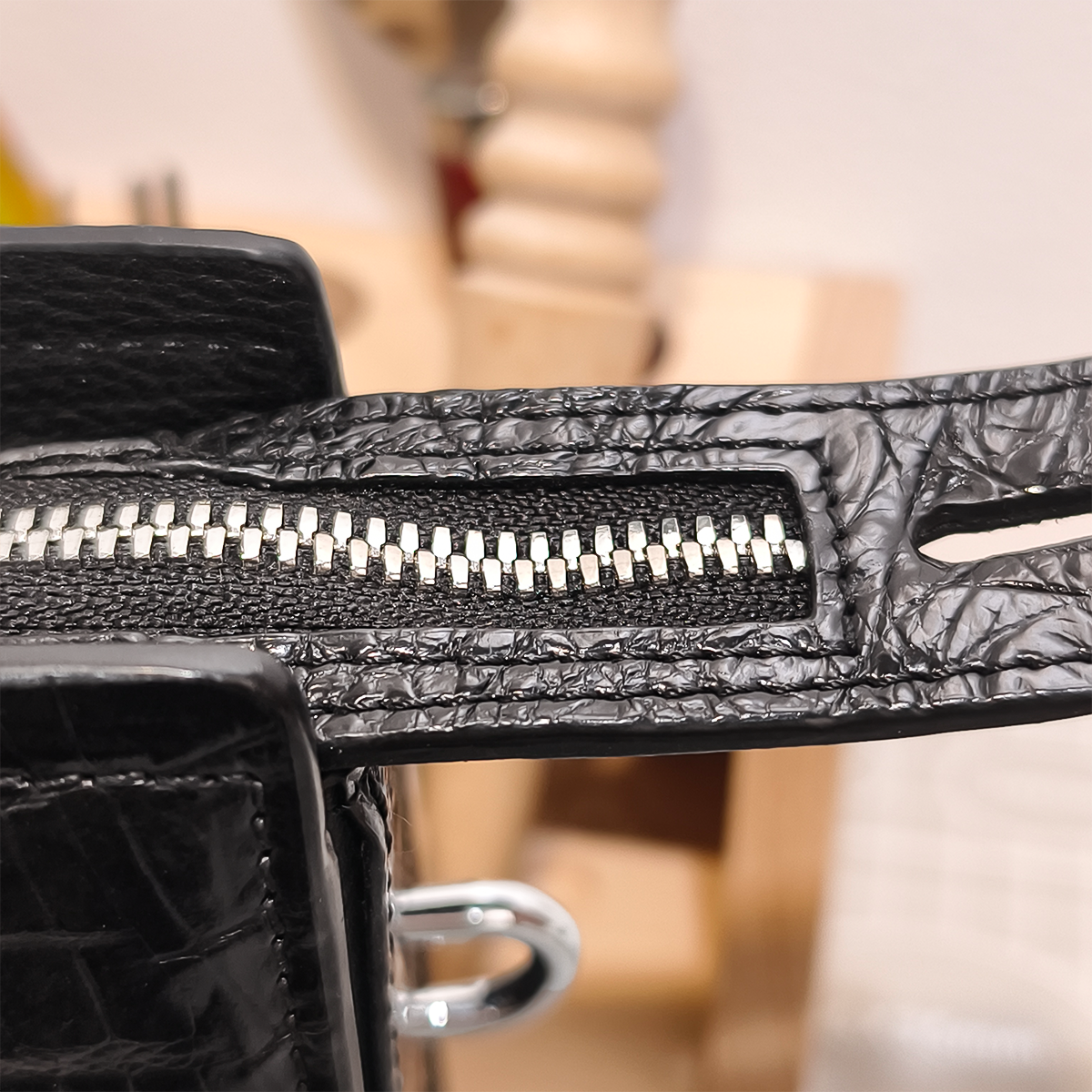 Handmade Genuine Alligator Clutch Bag, Glossy Black Purse with Lock And Wrist Strap