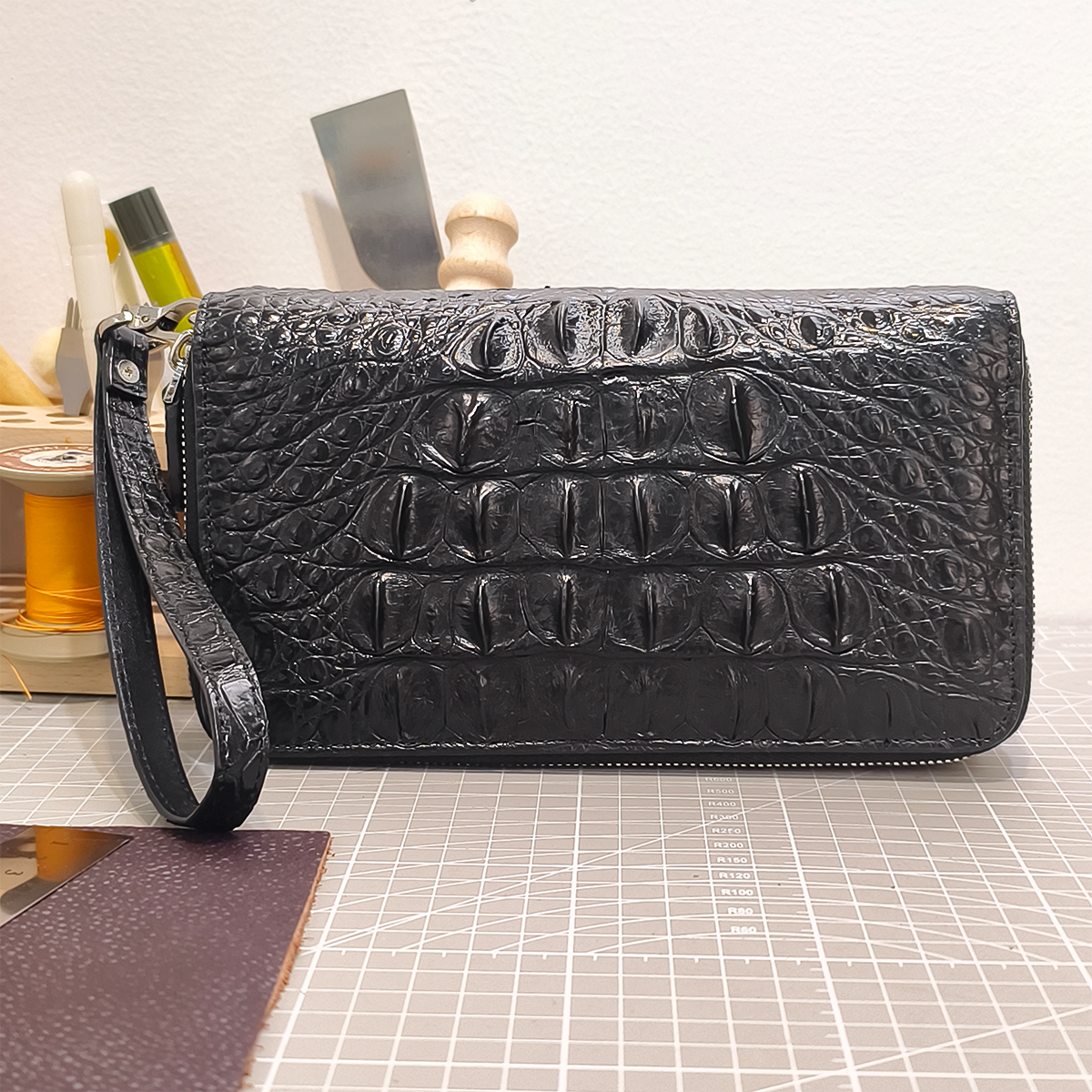 Handmade Genuine Alligator Clutch Bag, Glossy Black Purse with Detachable Wrist Strap