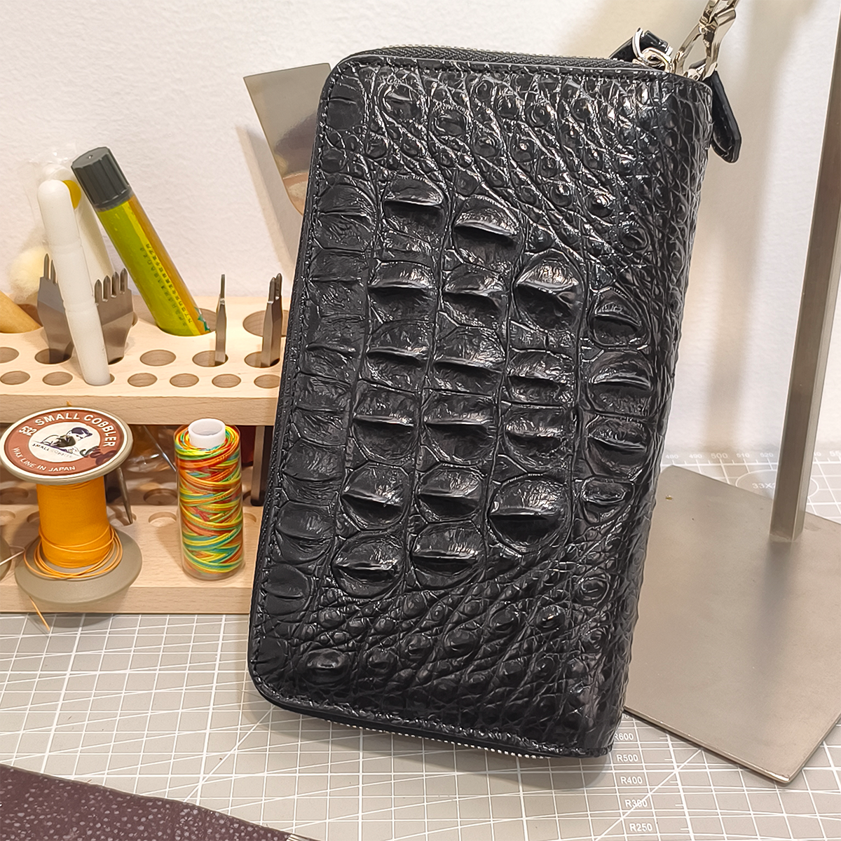 Handmade Genuine Alligator Clutch Bag, Glossy Black Purse with Detachable Wrist Strap