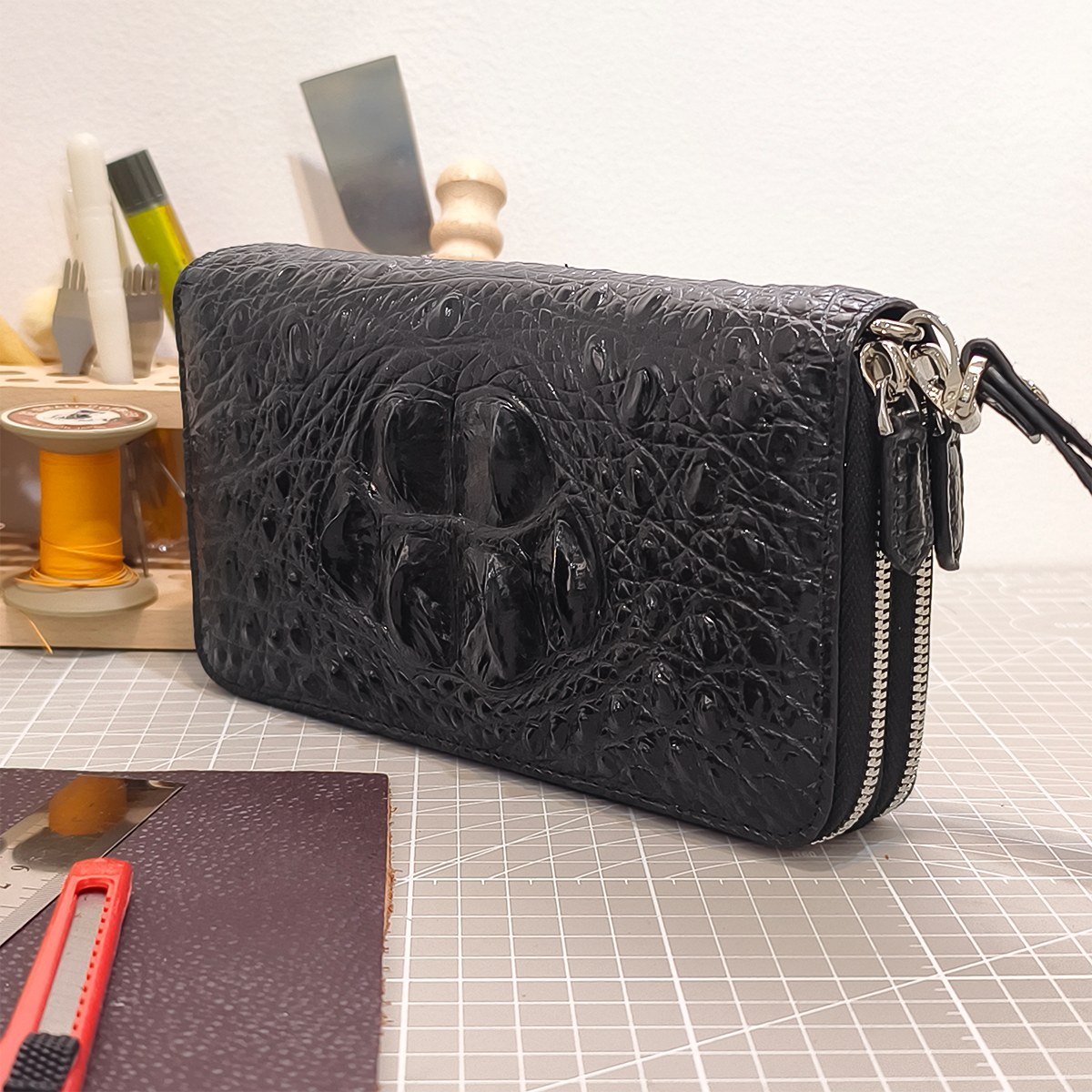 Handmade Genuine Alligator Clutch Bag, Glossy Black Purse with Detachable Wrist Strap