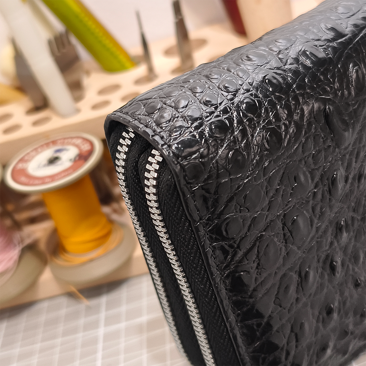 Handmade Genuine Alligator Clutch Bag, Glossy Black Purse with Detachable Wrist Strap