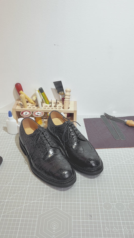 Handmade Genuine Alligator Leather Oxford Shoes, Glossy Black – Norwegian Welt & Brogue Artisanal Details