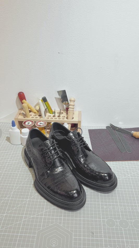 Handmade Genuine Alligator Leather Derby Shoes, Glossy Black – Chunky Sole & Artisanal Craftsmanship