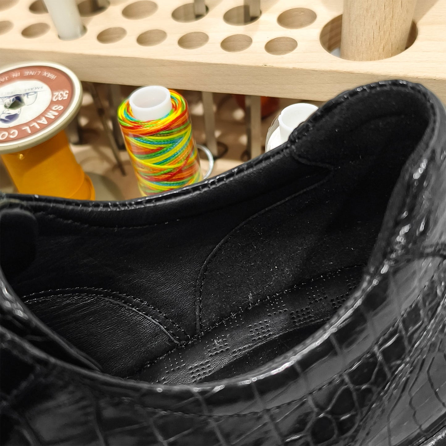 Handmade Genuine Alligator Leather Casual Oxfords, Glossy Black Business Shoes – Luxe Sporty Style & Artisanal Craftsmanship