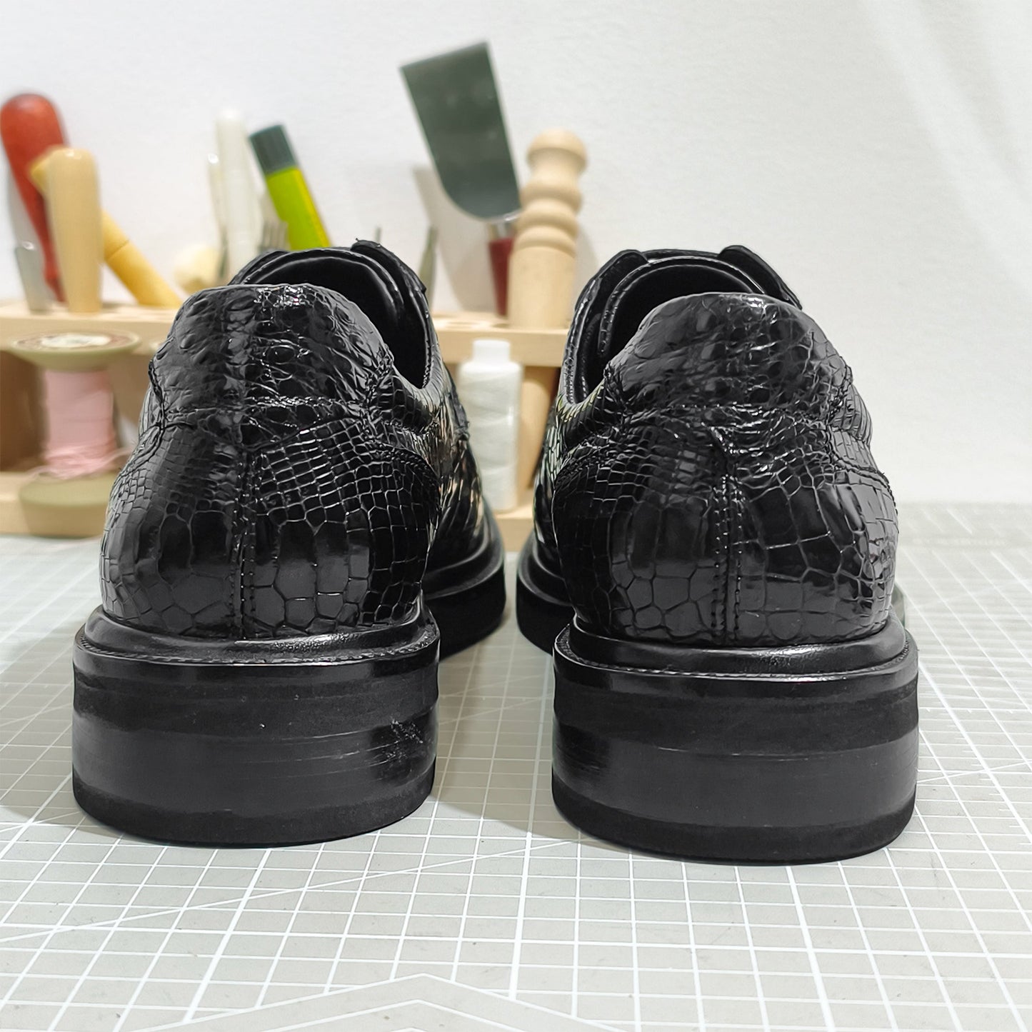 Handmade Genuine Alligator Leather Casual Oxfords, Glossy Black Business Shoes – Luxe Sporty Style & Artisanal Craftsmanship