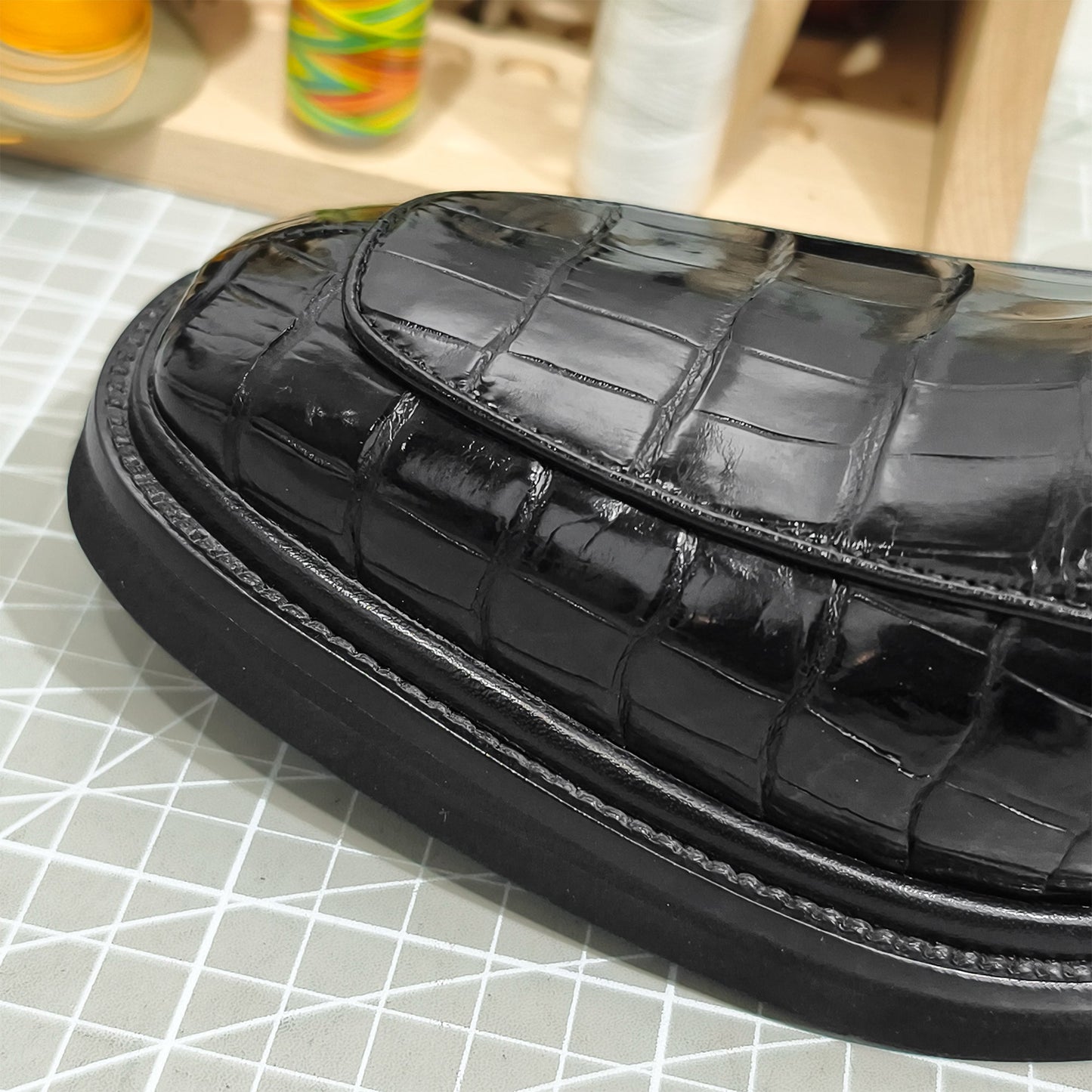 Handmade Genuine Alligator Leather Casual Oxfords, Glossy Black Business Shoes – Luxe Sporty Style & Artisanal Craftsmanship