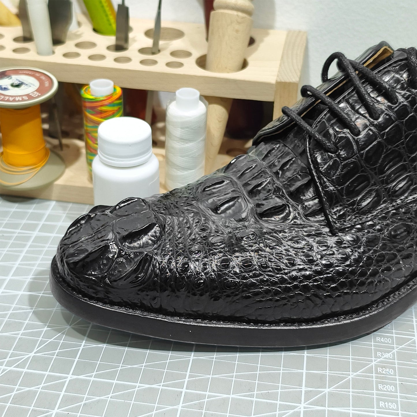 Handmade Genuine Alligator Leather Oxford Shoes, Glossy Black – Timeless Formal Luxury & Artisanal Craftsmanship