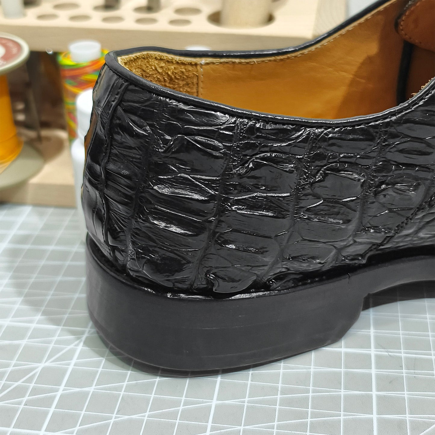 Handmade Genuine Alligator Leather Oxford Shoes, Glossy Black – Timeless Formal Luxury & Artisanal Craftsmanship