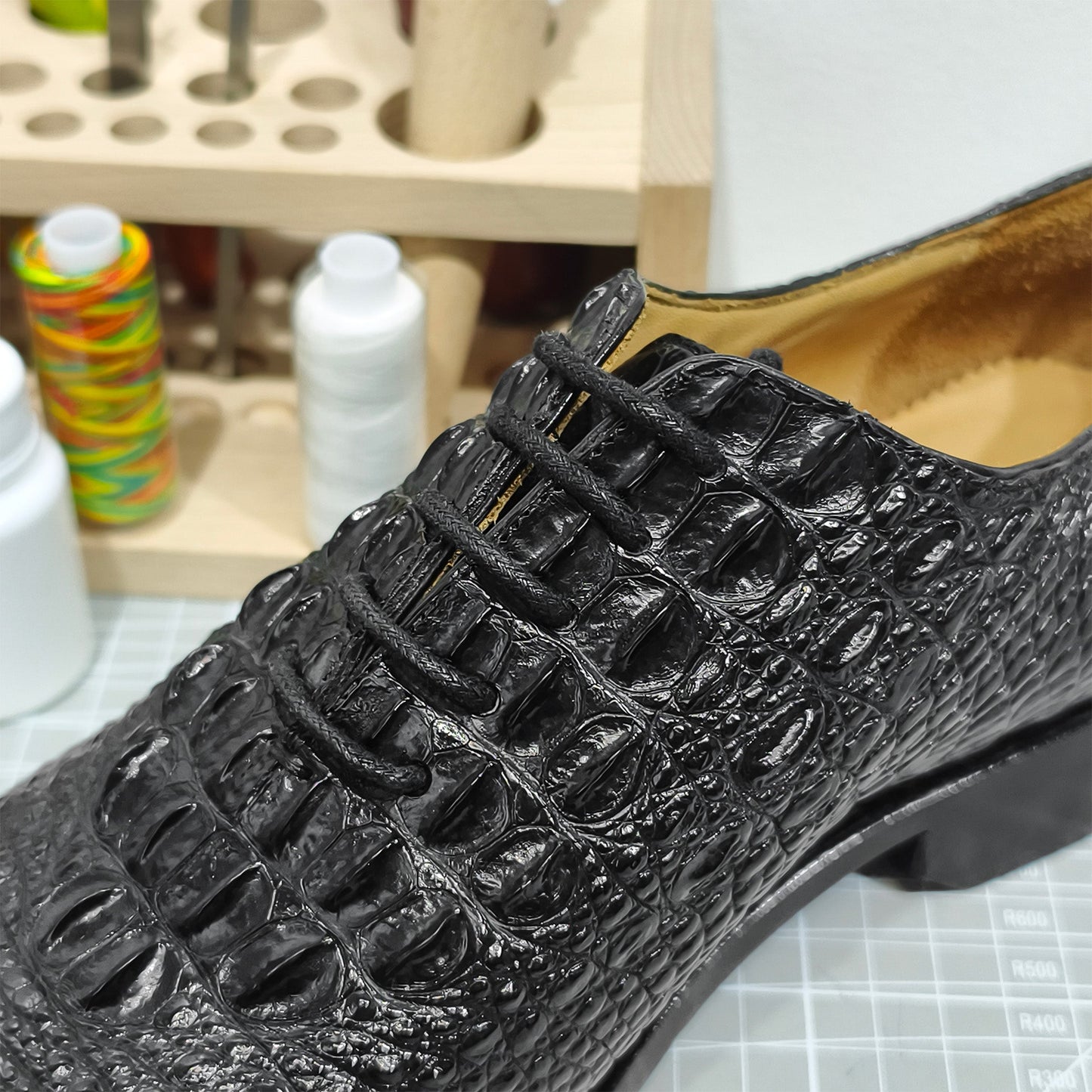 Handmade Genuine Alligator Leather Oxford Shoes, Glossy Black – Exquisite Textural Luxury & Formal Elegance