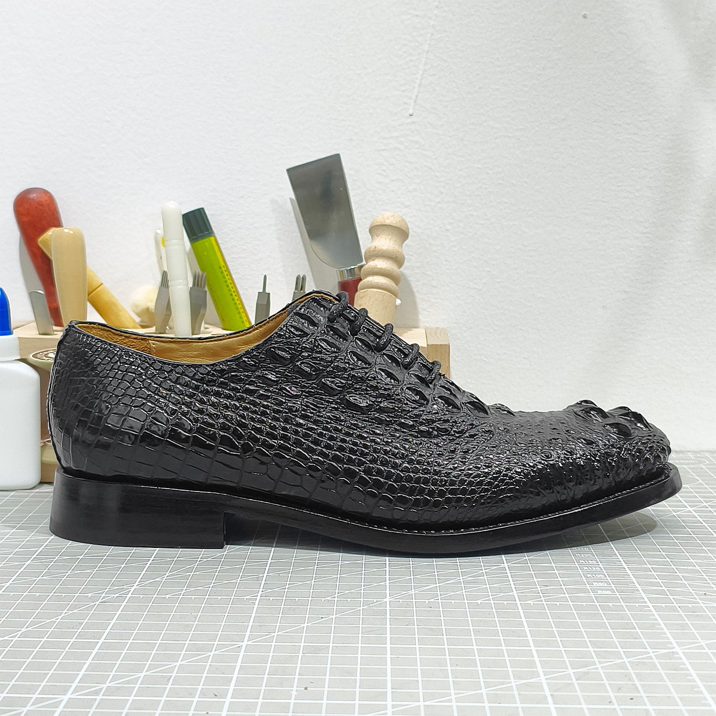 Handmade Genuine Alligator Leather Oxford Shoes, Glossy Black – Exquisite Textural Luxury & Formal Elegance