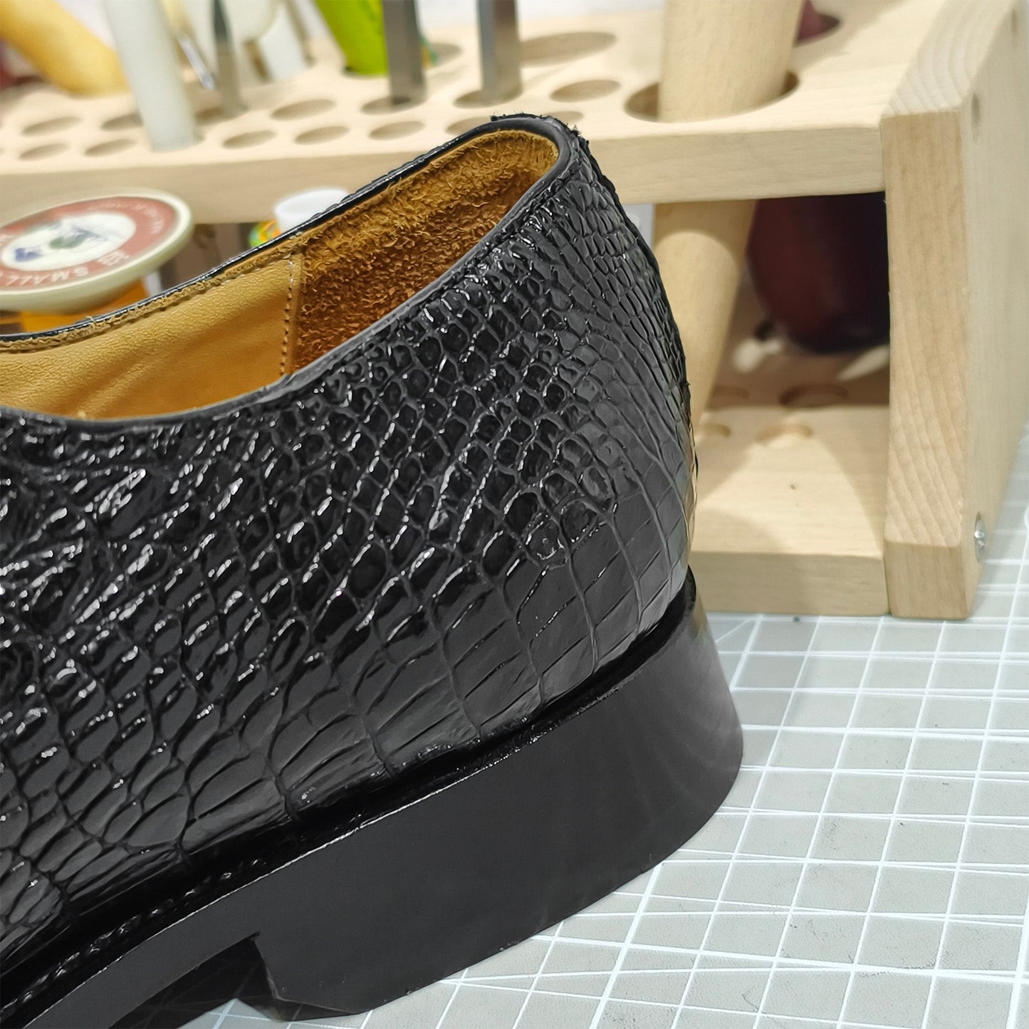 Handmade Genuine Alligator Leather Oxford Shoes, Glossy Black – Exquisite Textural Luxury & Formal Elegance