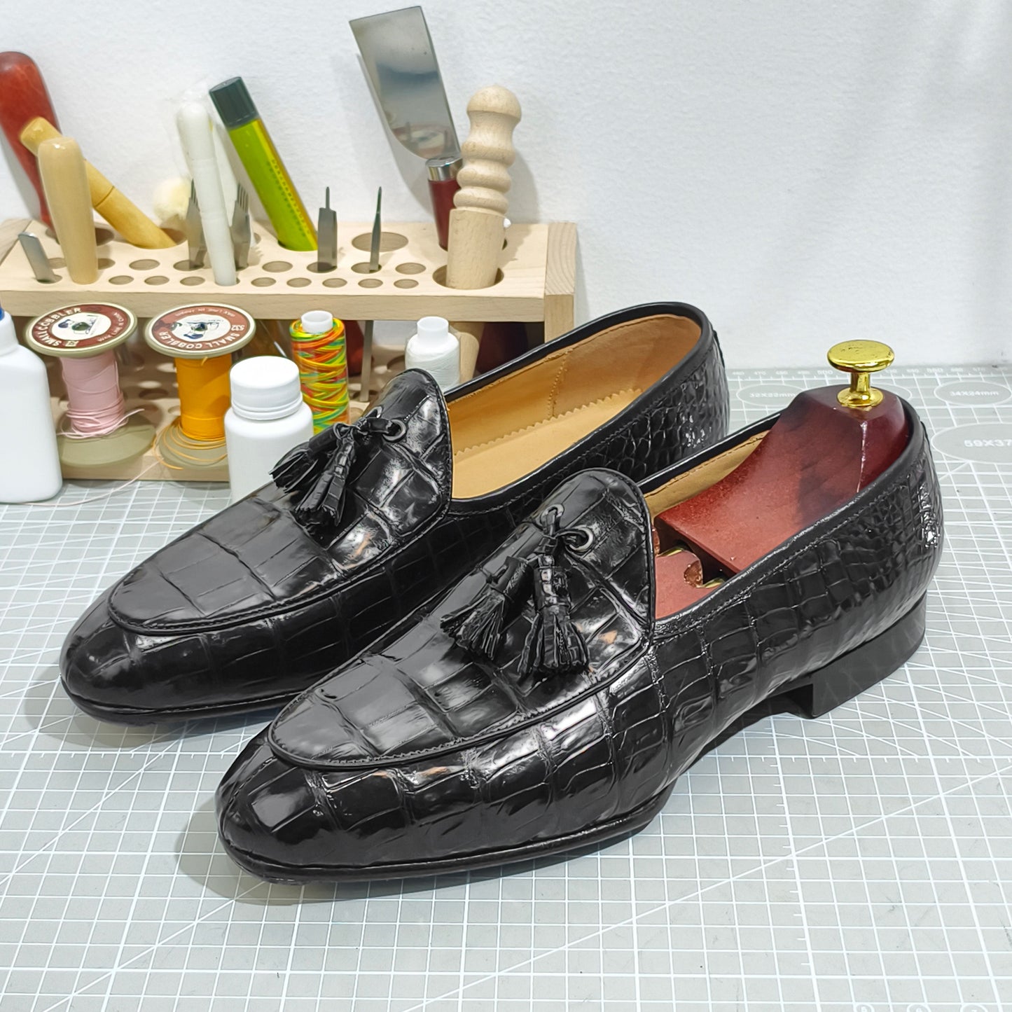 Handmade Genuine Alligator Leather Tassel Loafers, Glossy Black Shoes – Upscale Casual Luxury & Effortless Style