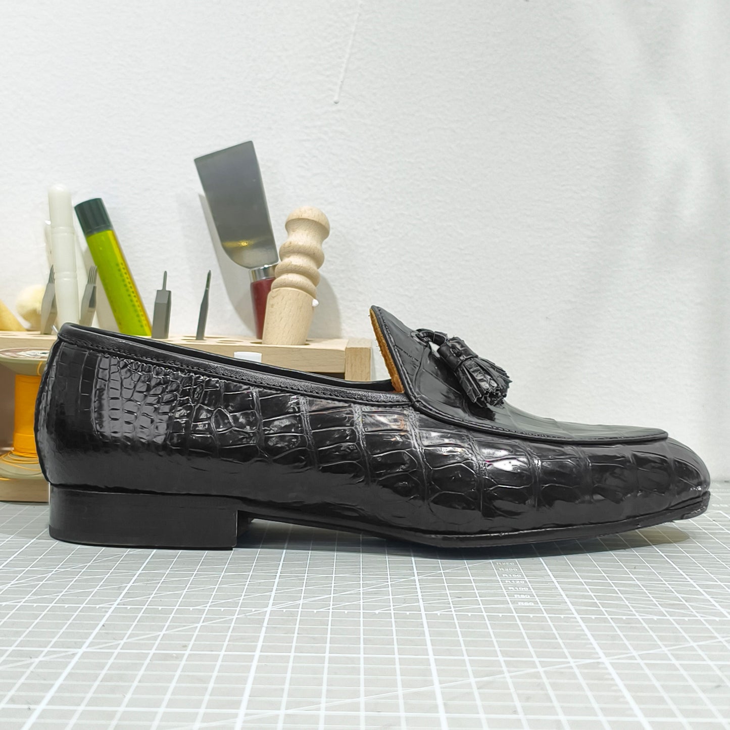 Handmade Genuine Alligator Leather Tassel Loafers, Glossy Black Shoes – Upscale Casual Luxury & Effortless Style