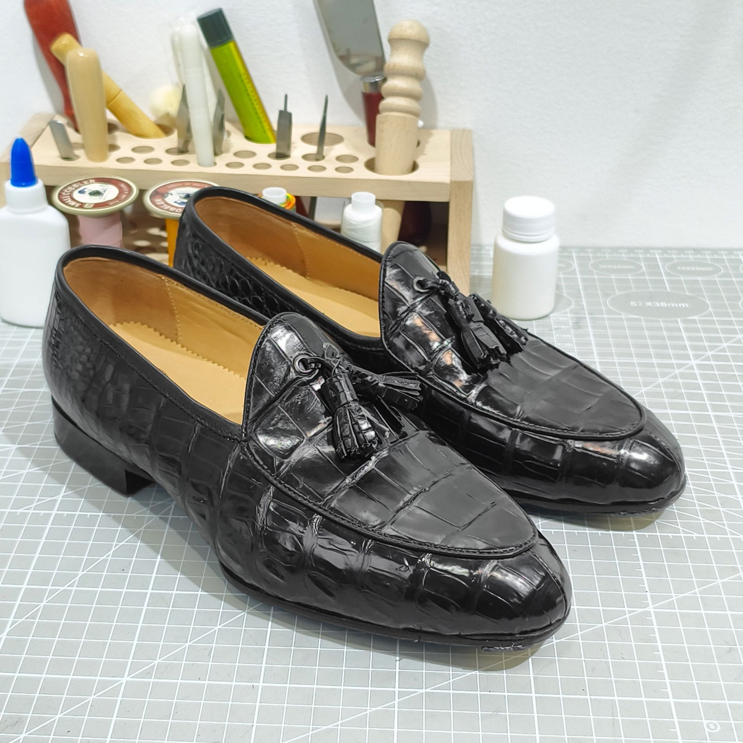 Handmade Genuine Alligator Leather Tassel Loafers, Glossy Black Shoes – Upscale Casual Luxury & Effortless Style