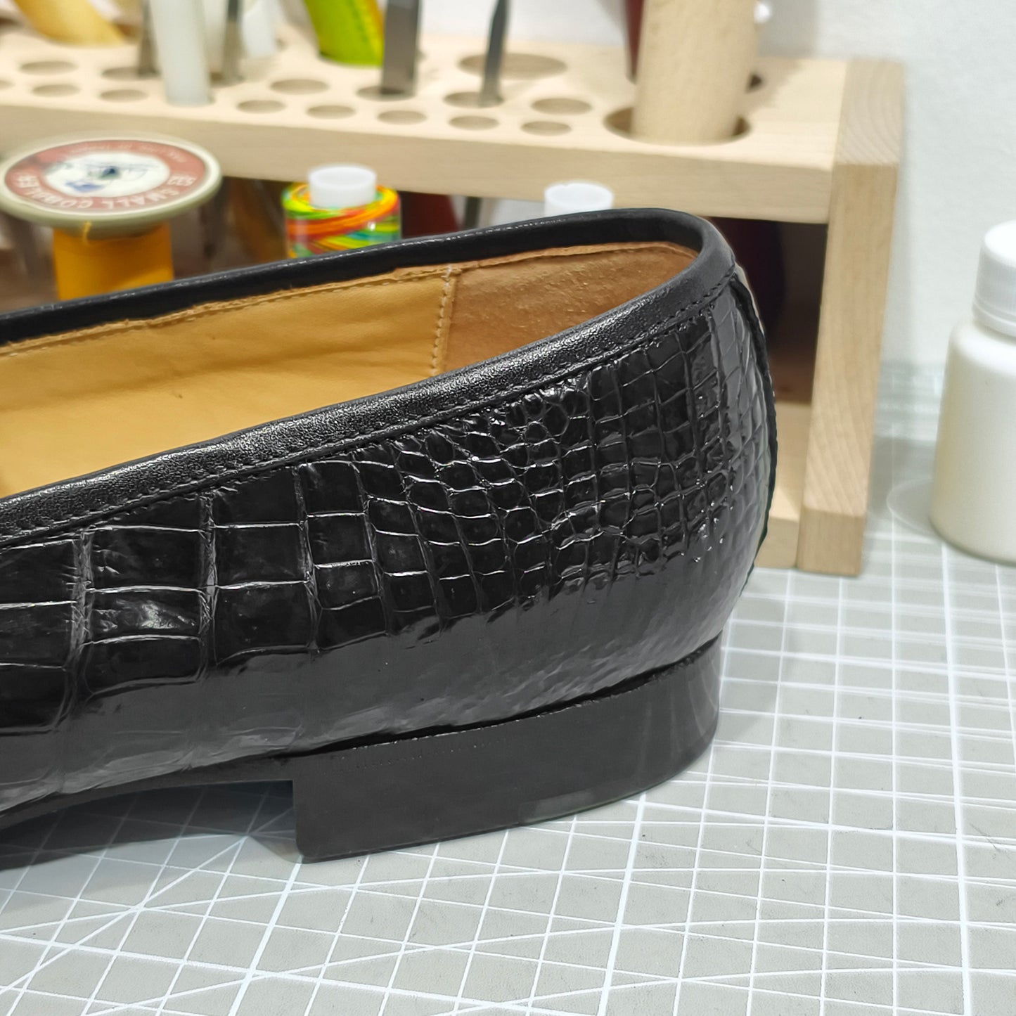 Handmade Genuine Alligator Leather Tassel Loafers, Glossy Black Shoes – Upscale Casual Luxury & Effortless Style