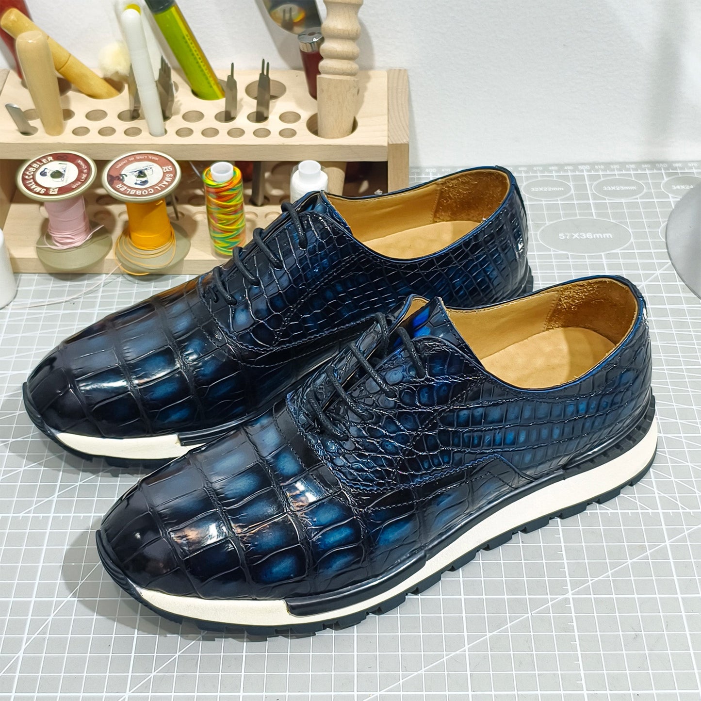 Handmade Genuine Alligator Leather Casual Sneakers, Gradient Blue – Luxe Sporty Style & Artisanal Craftsmanship Shoes