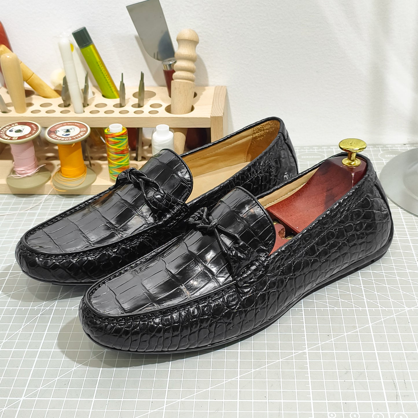 Handmade Genuine Alligator Belly Leather Knot Loafers Shoes, Glossy Black – Effortless Luxury & Daily Versatility
