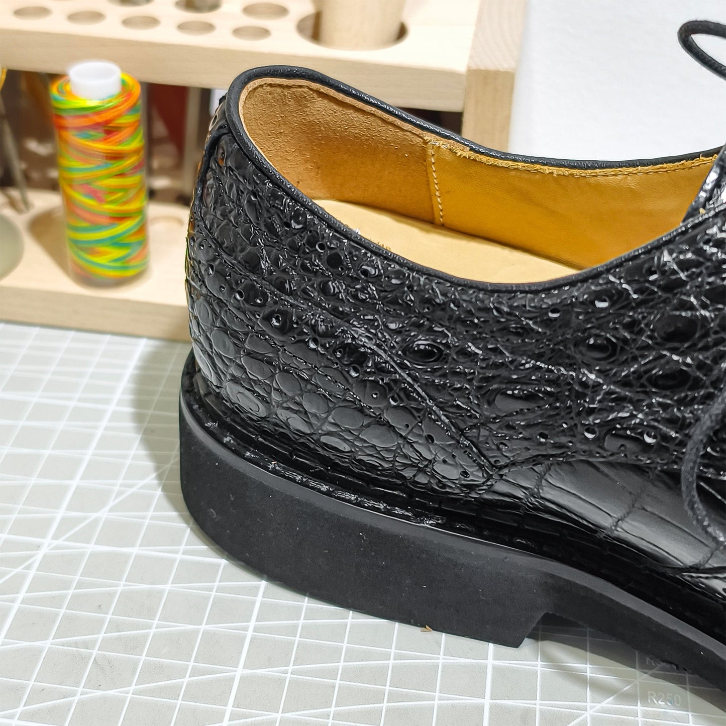 Handmade Genuine Alligator Leather Oxford Shoes, Glossy Black – Norwegian Welt & Brogue Artisanal Details