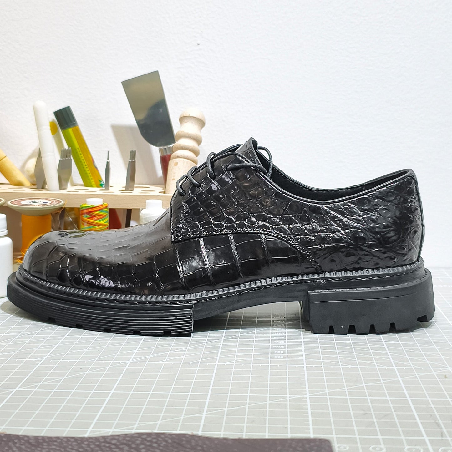 Handmade Genuine Alligator Leather Derby Shoes, Glossy Black – Chunky Sole & Artisanal Craftsmanship