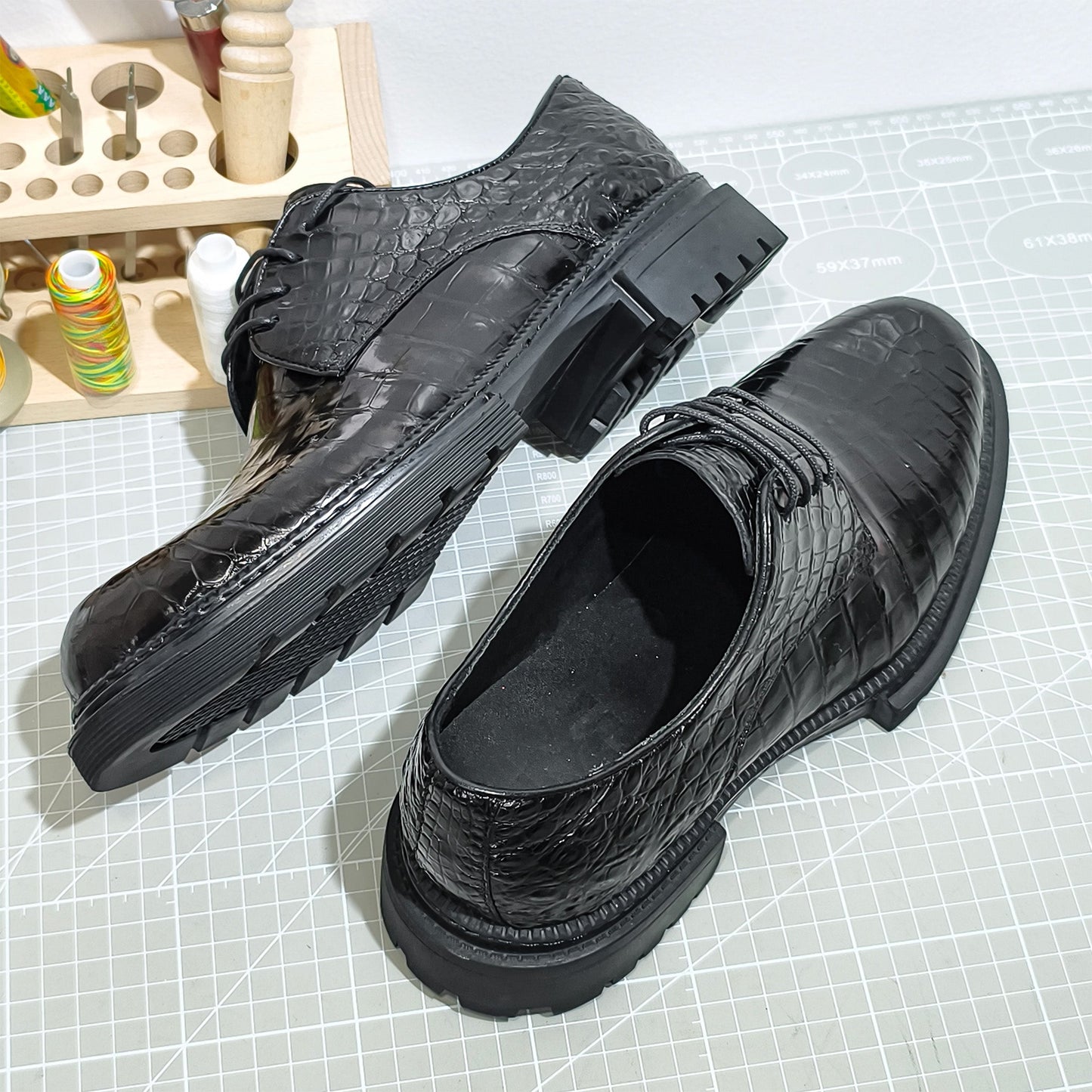 Handmade Genuine Alligator Leather Derby Shoes, Glossy Black – Chunky Sole & Artisanal Craftsmanship