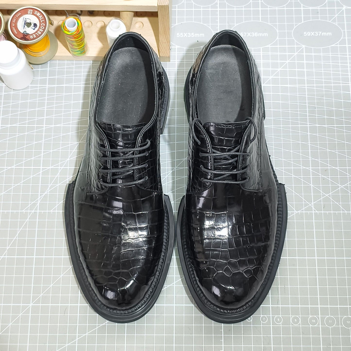 Handmade Genuine Alligator Leather Derby Shoes, Glossy Black – Chunky Sole & Artisanal Craftsmanship