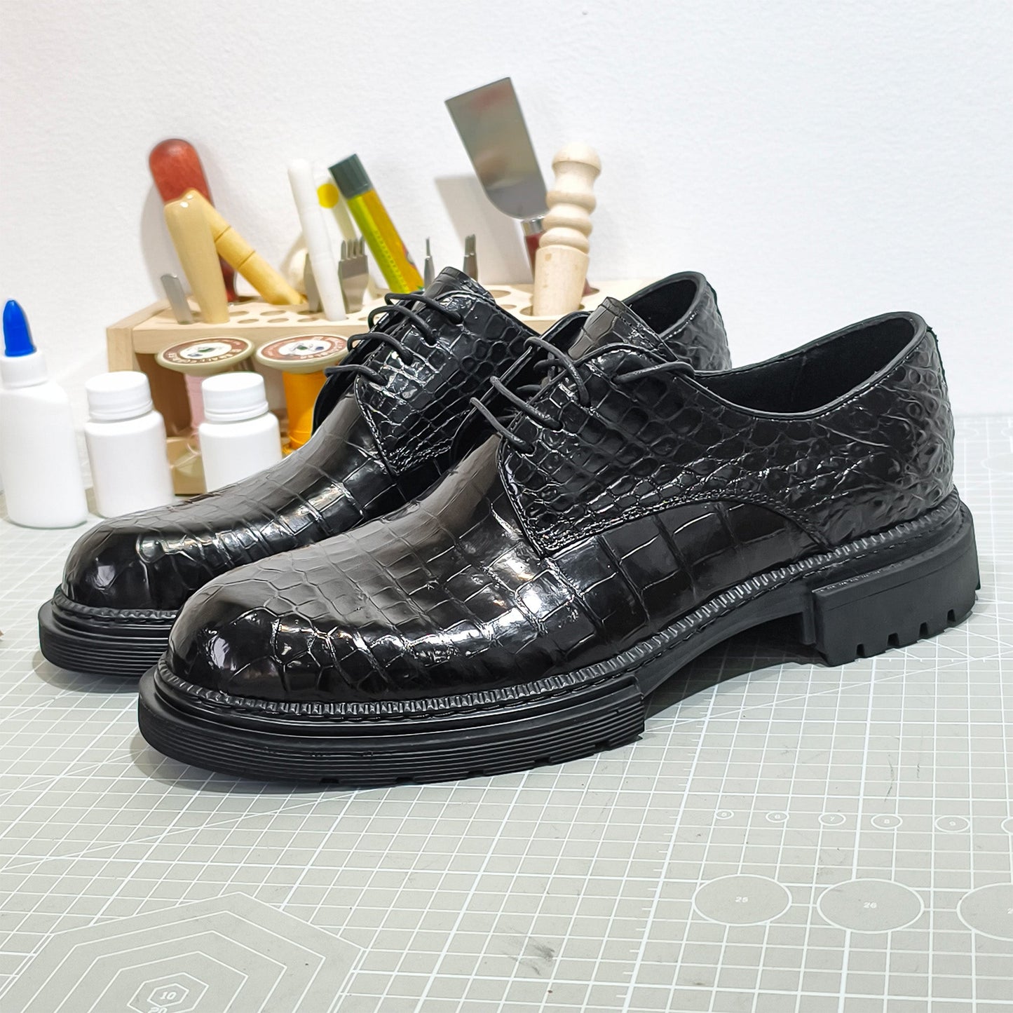 Handmade Genuine Alligator Leather Derby Shoes, Glossy Black – Chunky Sole & Artisanal Craftsmanship