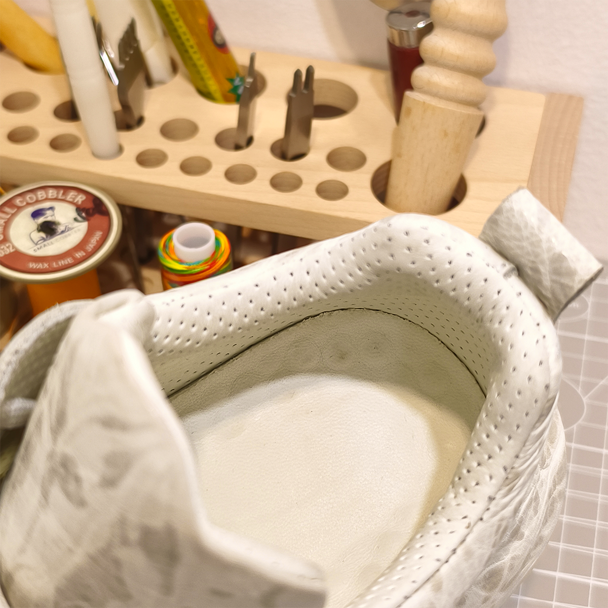 Handmade Genuine Bison Leather Sneakers, Light Gray-White Pattern with Ultra-Light Base