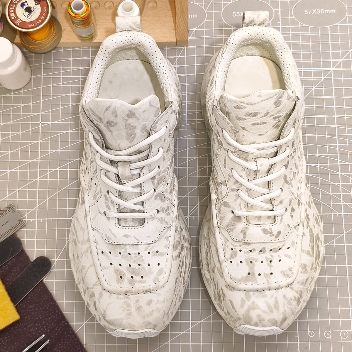 Handmade Genuine Bison Leather Sneakers, Light Gray-White Pattern with Ultra-Light Base