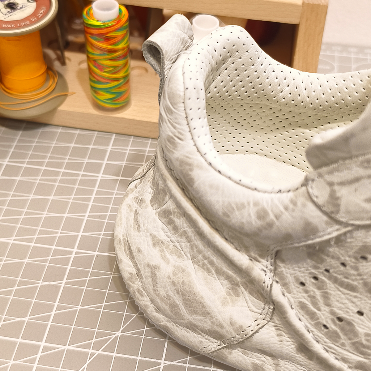 Handmade Genuine Bison Leather Sneakers, Light Gray-White Pattern with Ultra-Light Base