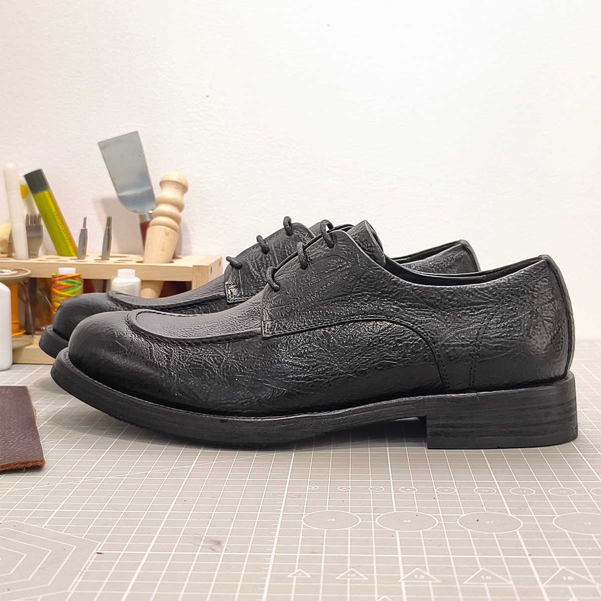 Handmade Genuine Bison Leather Oxford Shoes, Sleek Black Textured