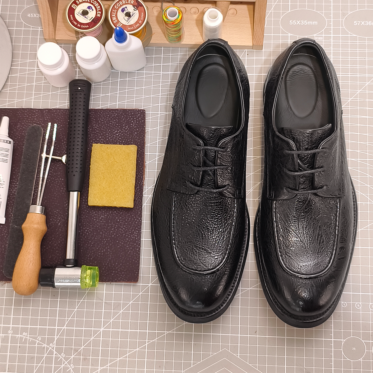 Handmade Genuine Bison Leather Oxford Shoes, Sleek Black Textured