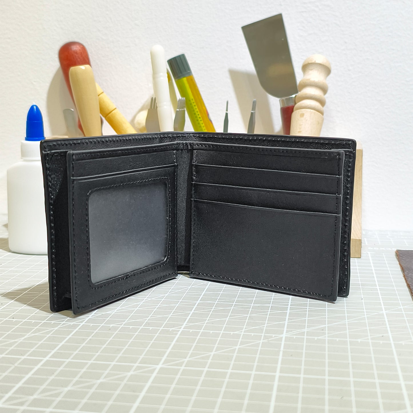 Handmade Genuine Alligator Leather Bi-fold Wallet: Glossy Black with Multi-Compartment