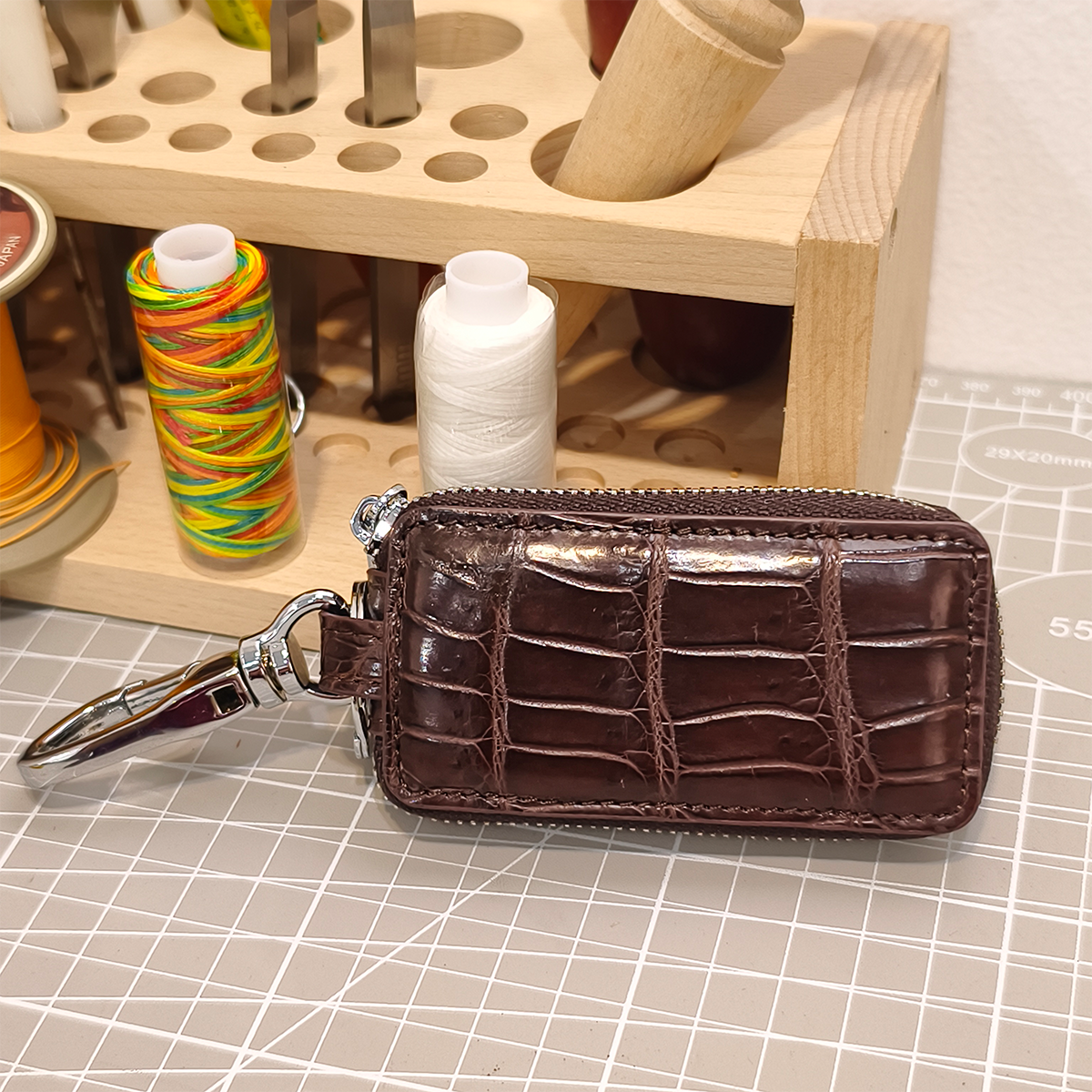 Handmade Genuine Alligator Leather Car Key Fob Case Protector, Glossy Brown Natural Texture Artisanal Zip-around Design with Keychain